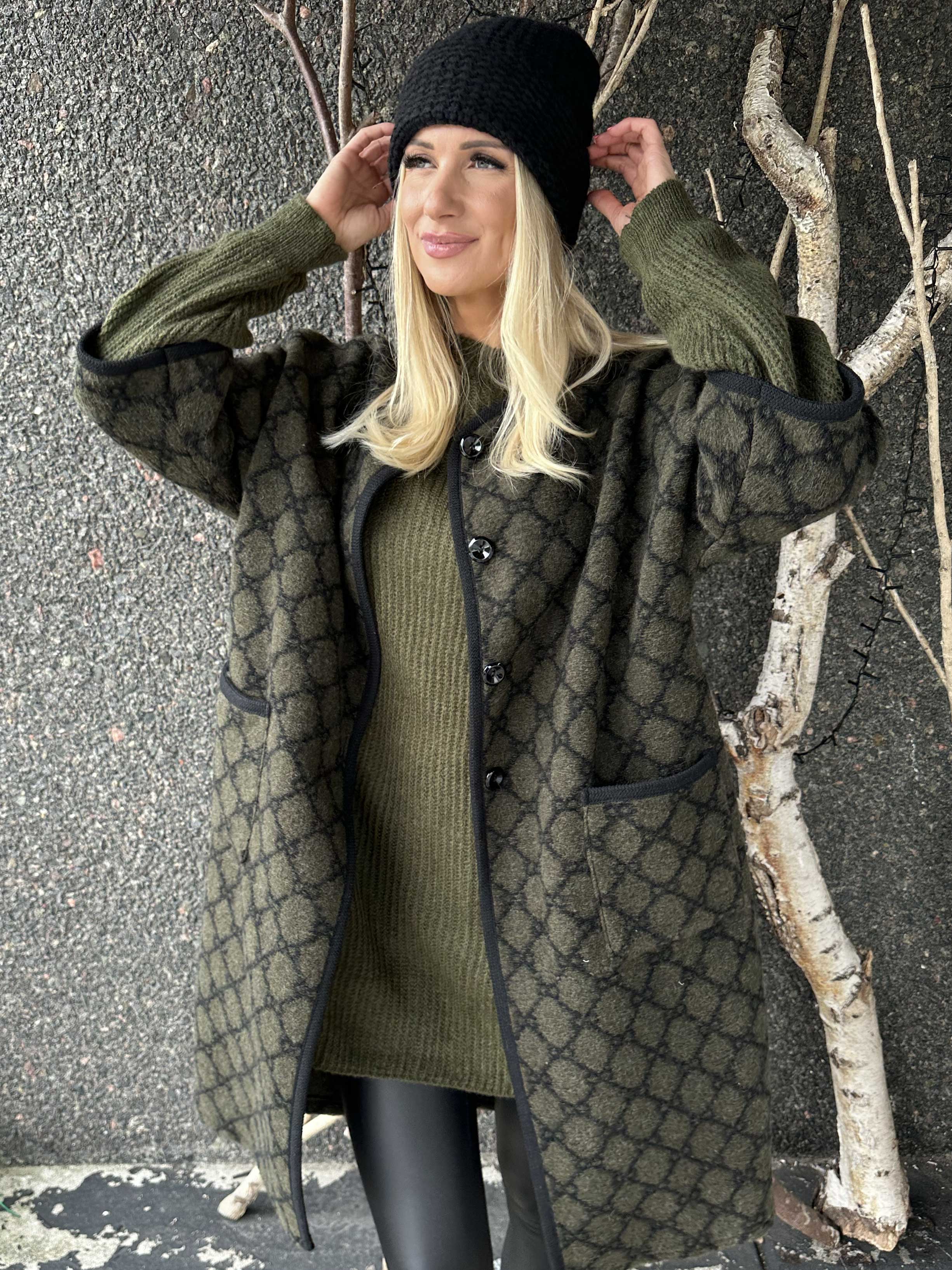 Arianna - Mönstrad kappa med ullfoder