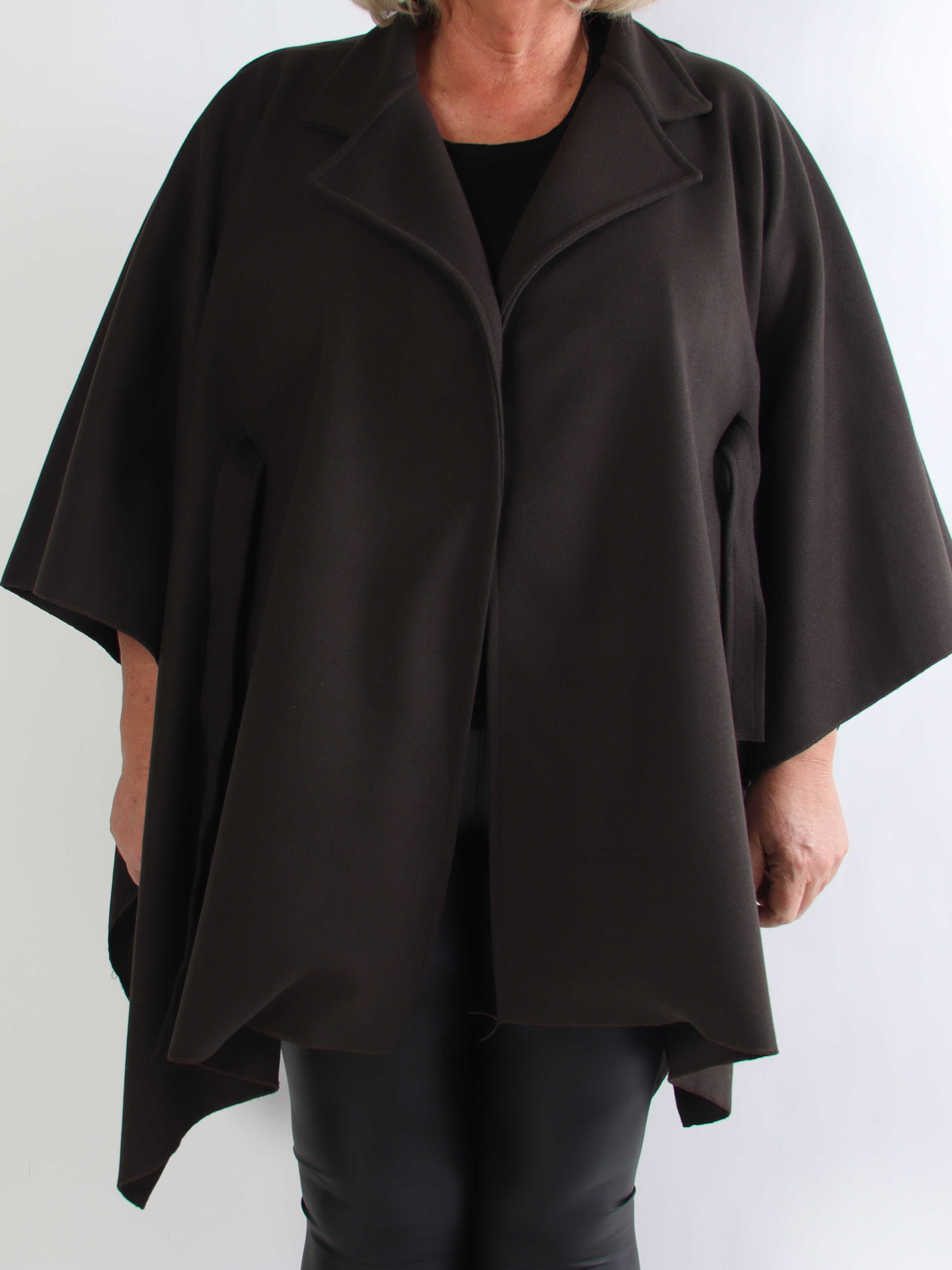 Zanna - Klassisk plus size frakke med bælte i taljen