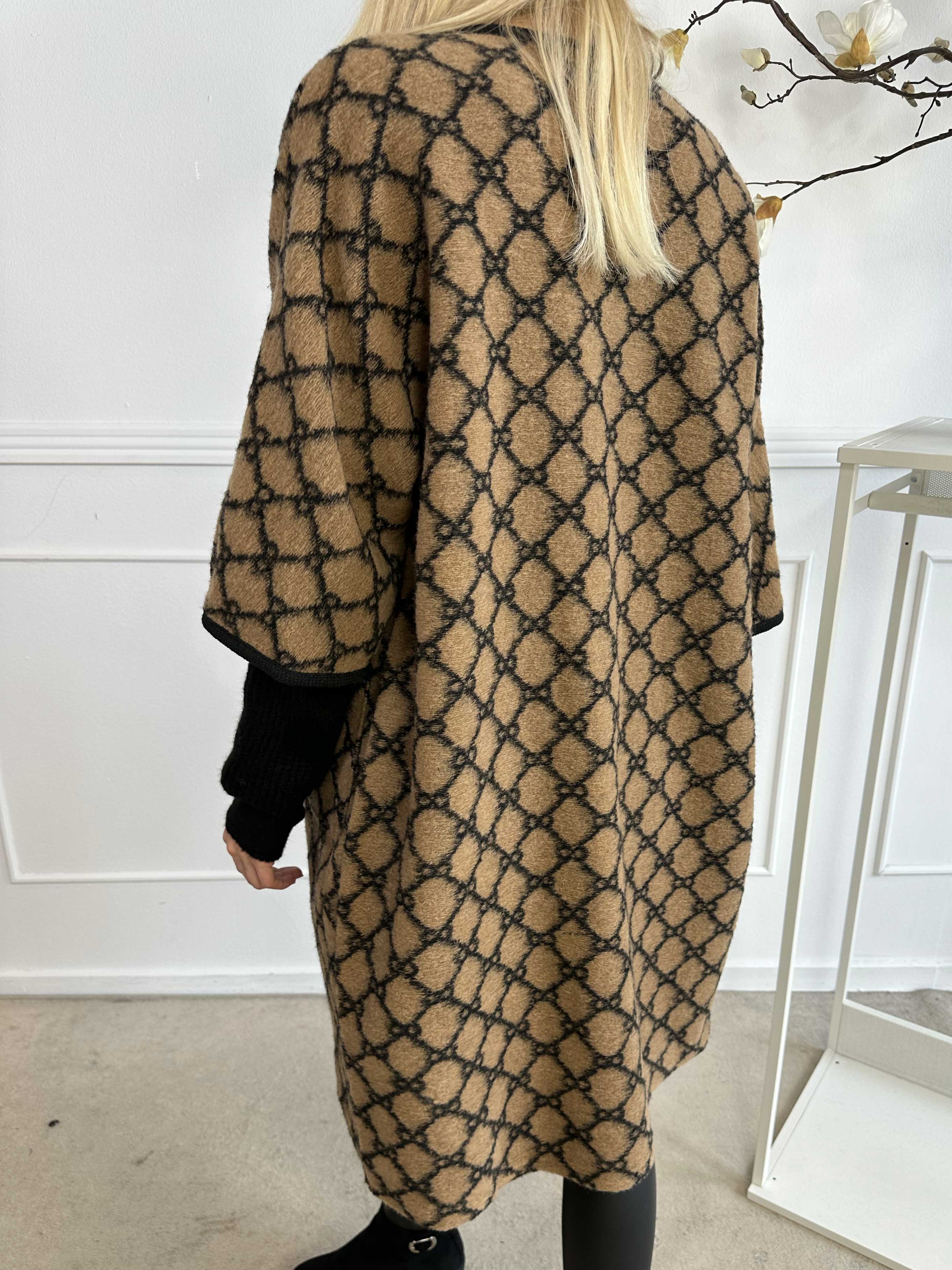 Arianna - Mönstrad kappa med ullfoder