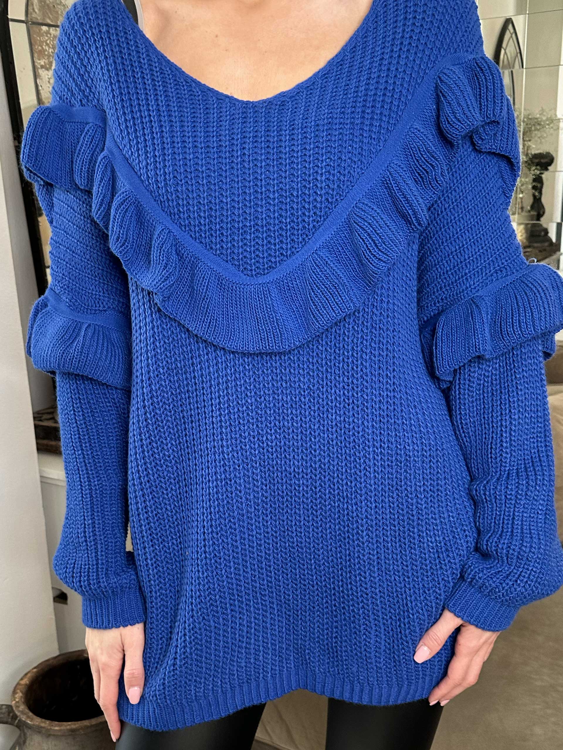 Ellis - Snygg stickad tröja med fina volangdetaljer