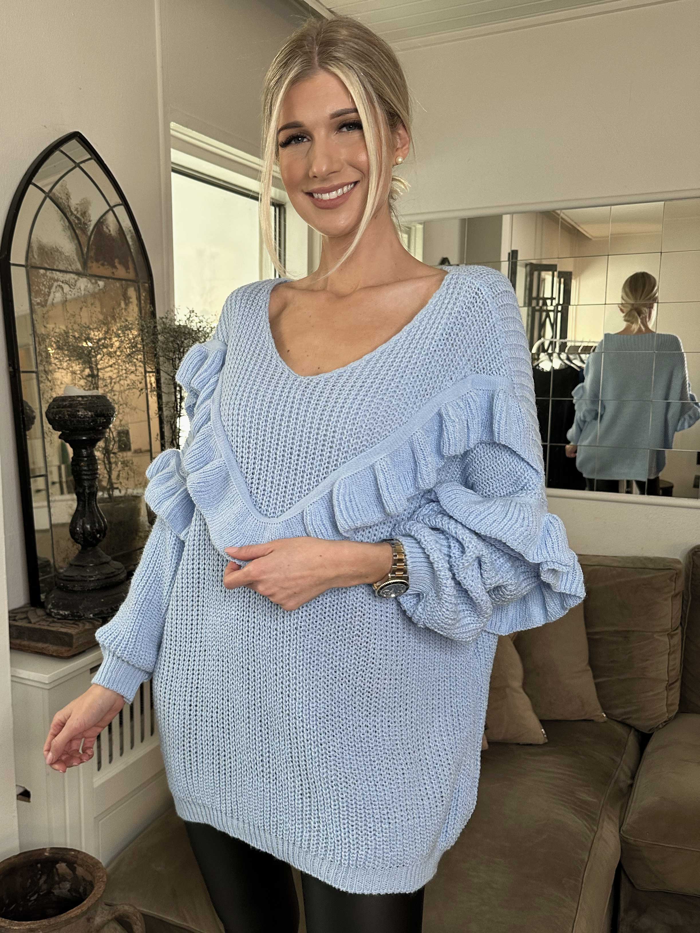 Ellis - Snygg stickad tröja med fina volangdetaljer