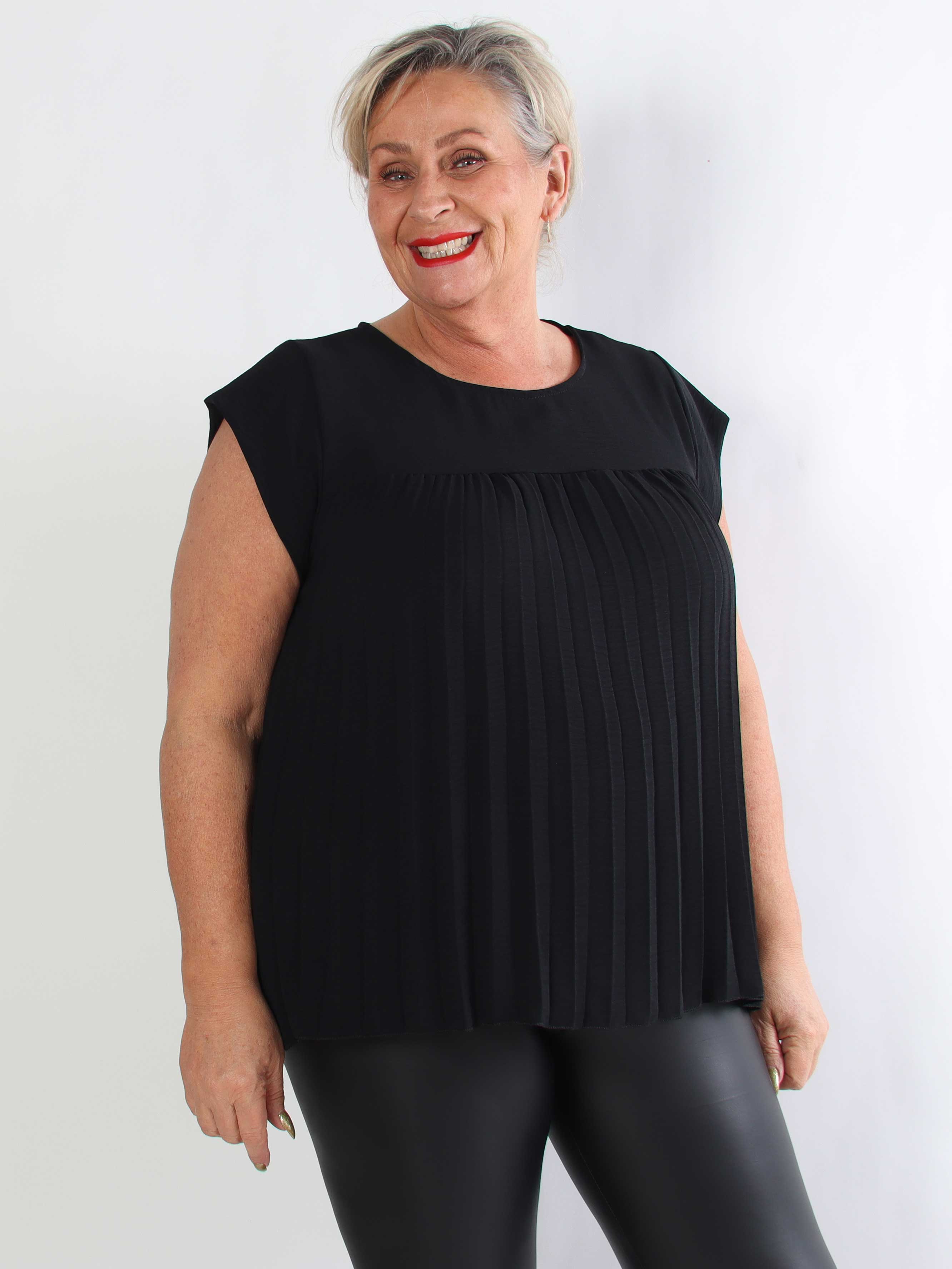 Nancy Shirt - Plus size tunika med fine plisseringer