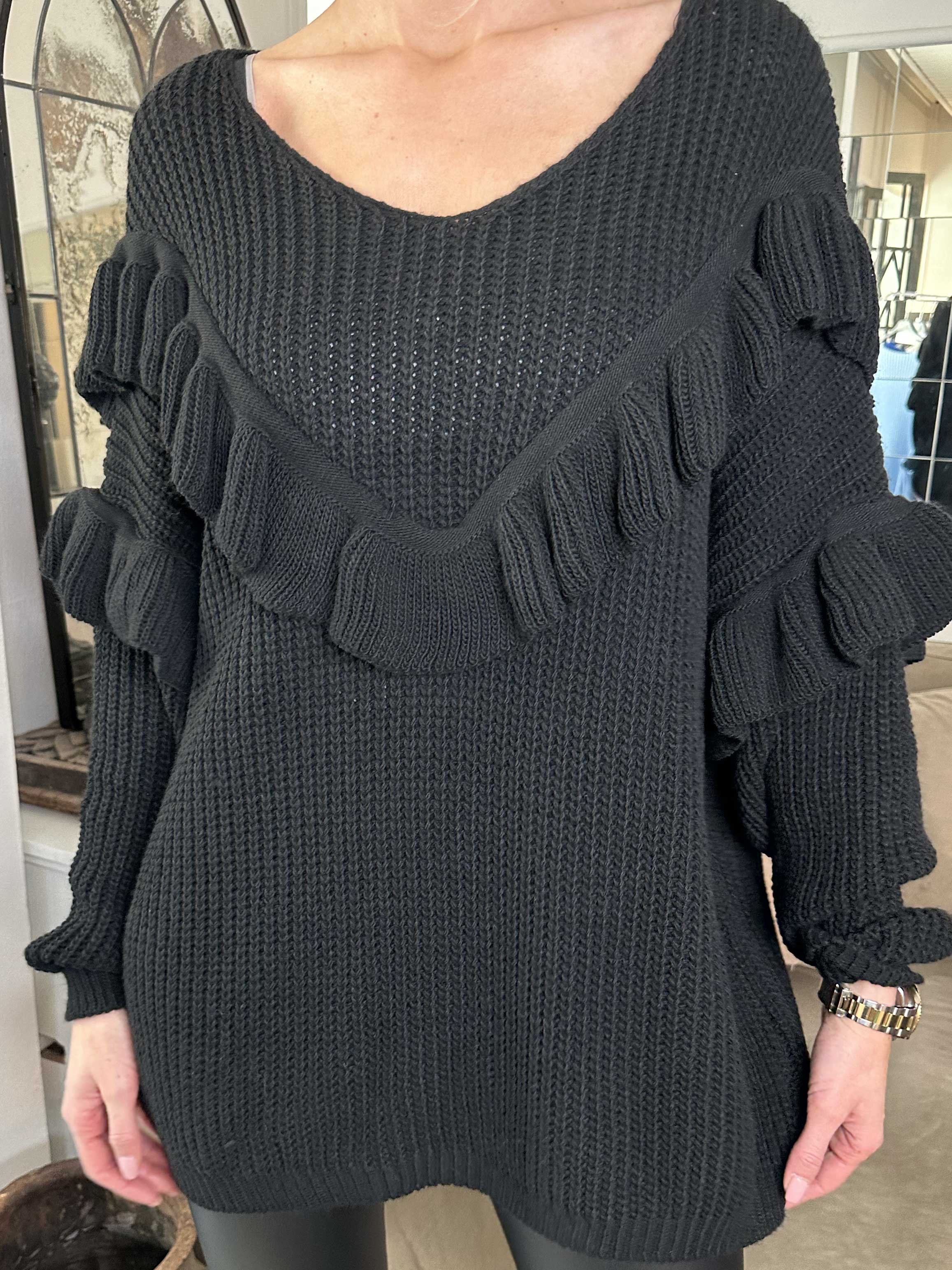 Ellis - Snygg stickad tröja med fina volangdetaljer