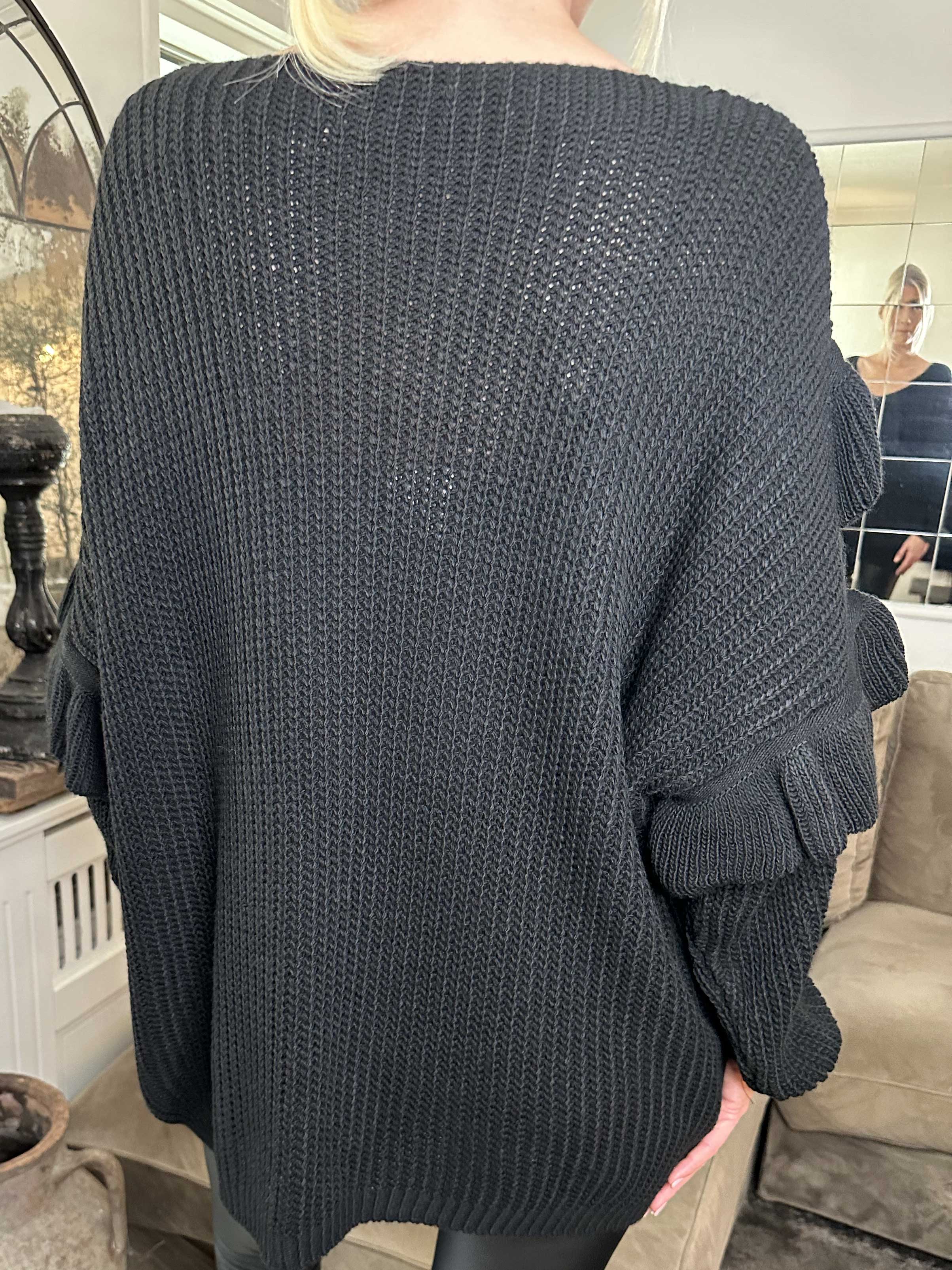 Ellis - Snygg stickad tröja med fina volangdetaljer