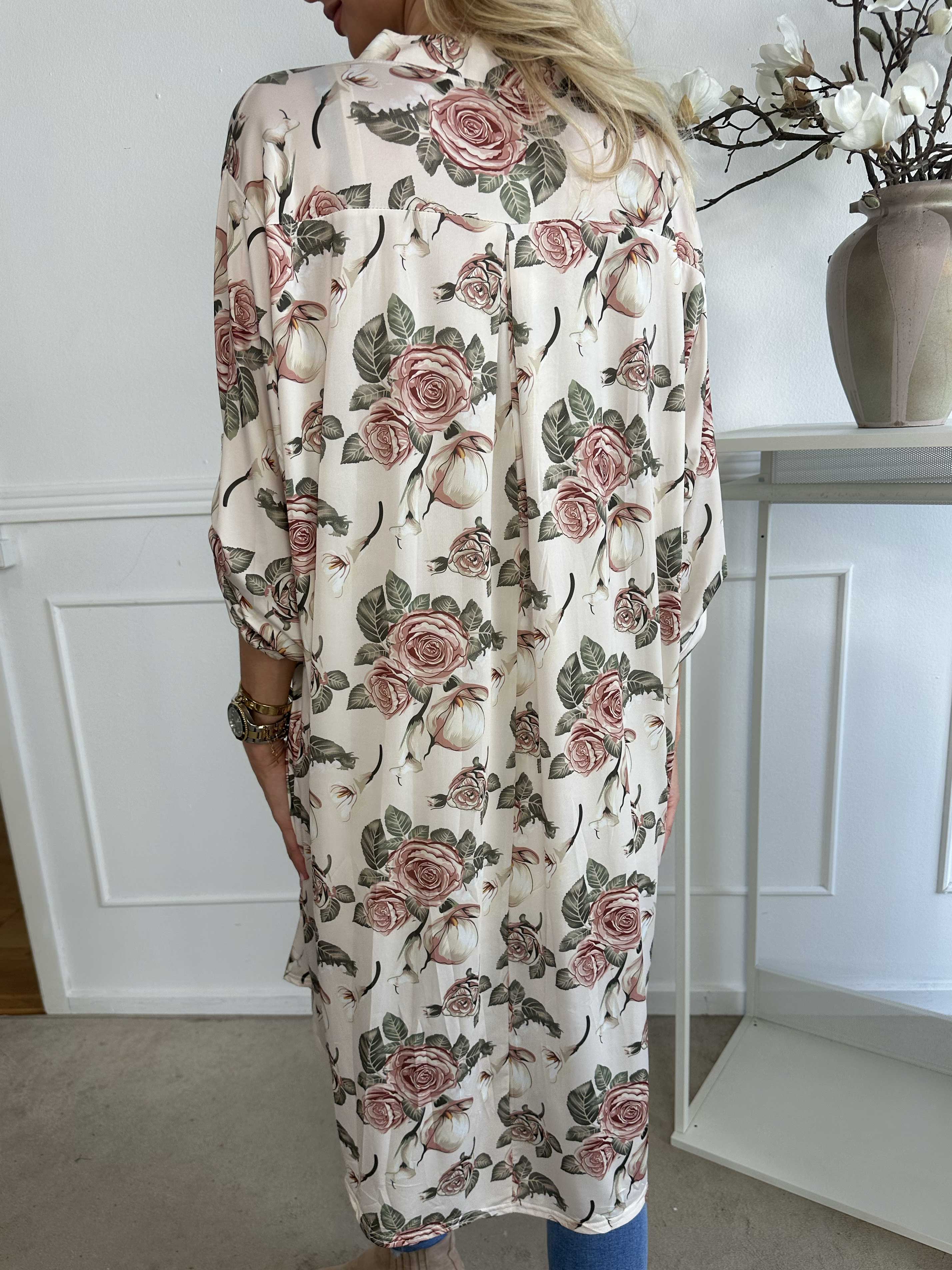 Ebba Flower Long - Söt blommig klänning i elastiskt tyg