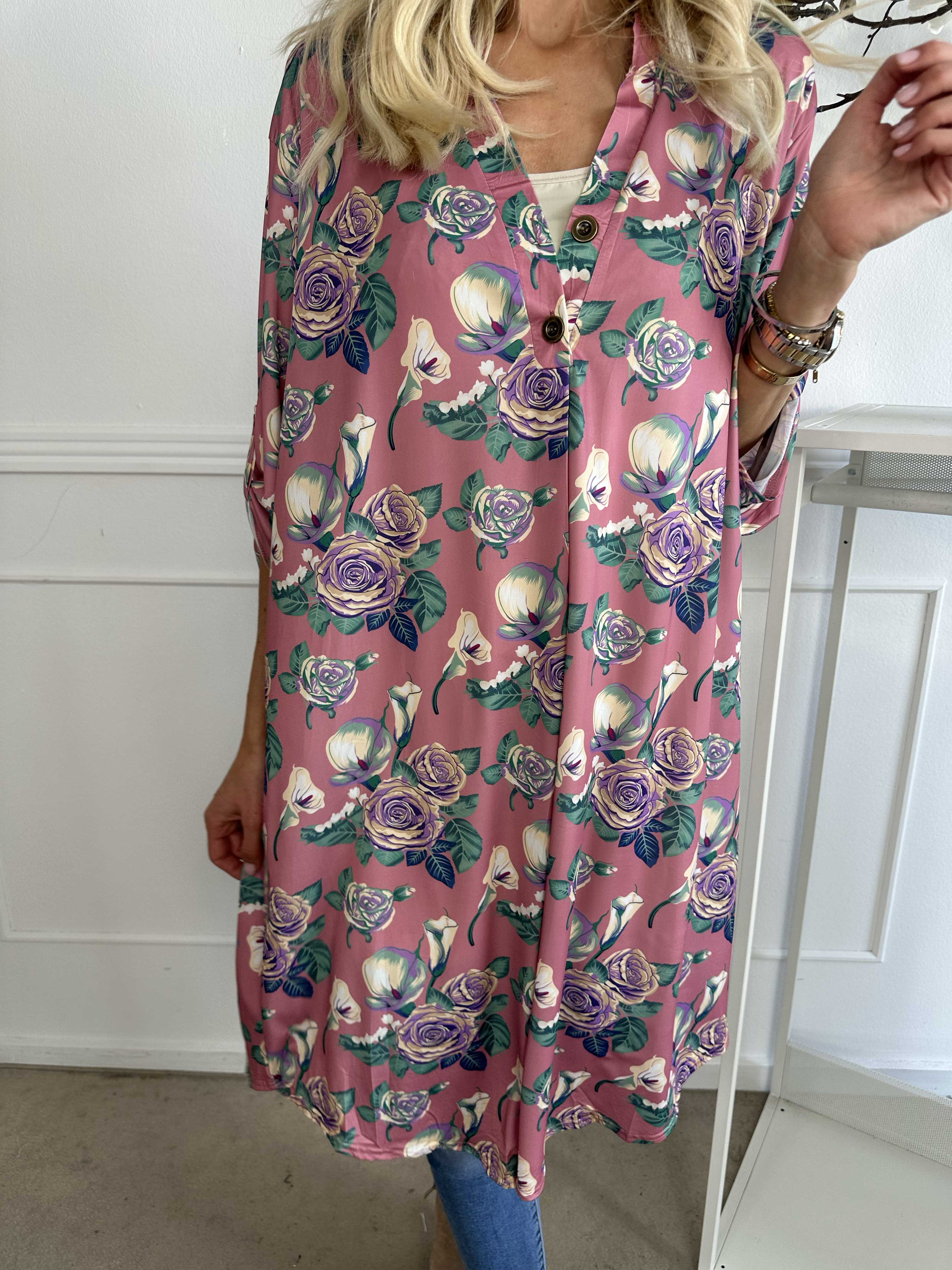 Ebba Flower Long - Söt blommig klänning i elastiskt tyg