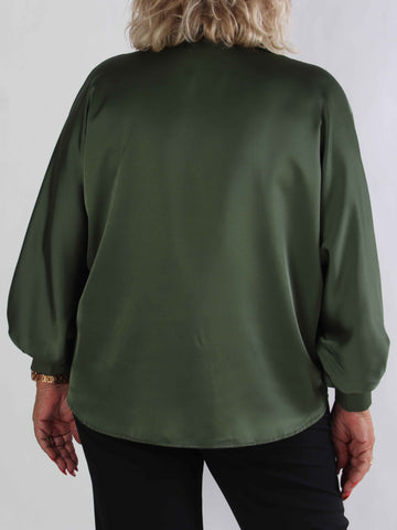 Feliciti - Glansig plus size skjorta med fladdermusärmar