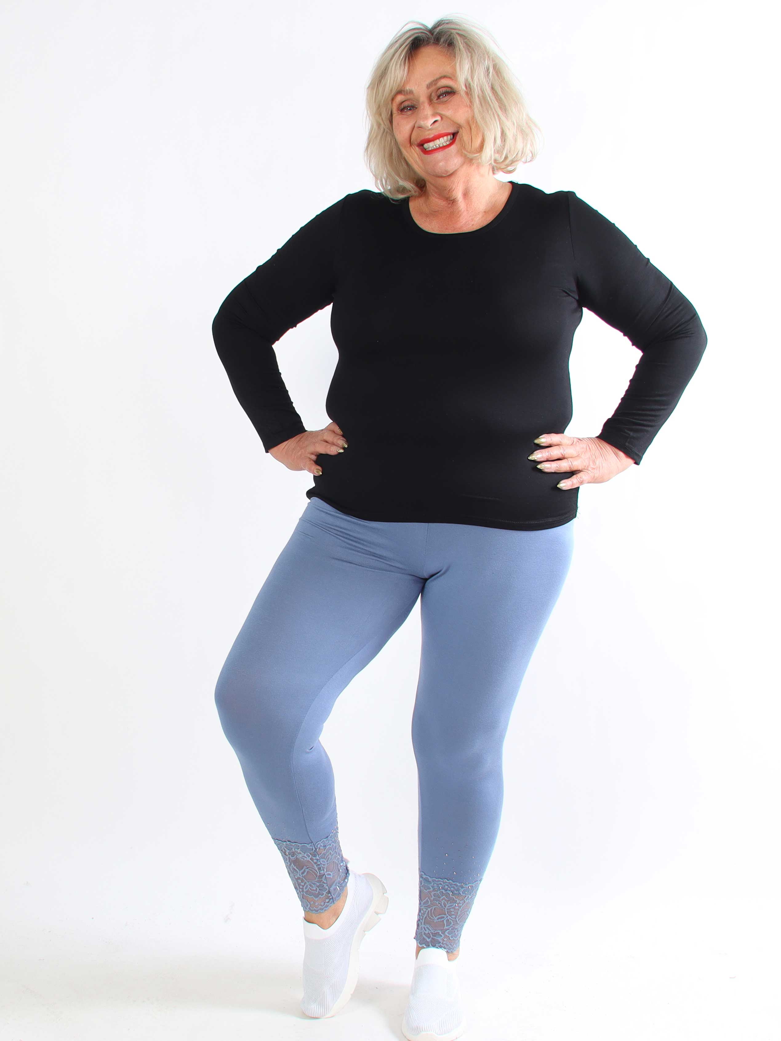 Kia - Bløde leggings i viskose med blondekant og similisten