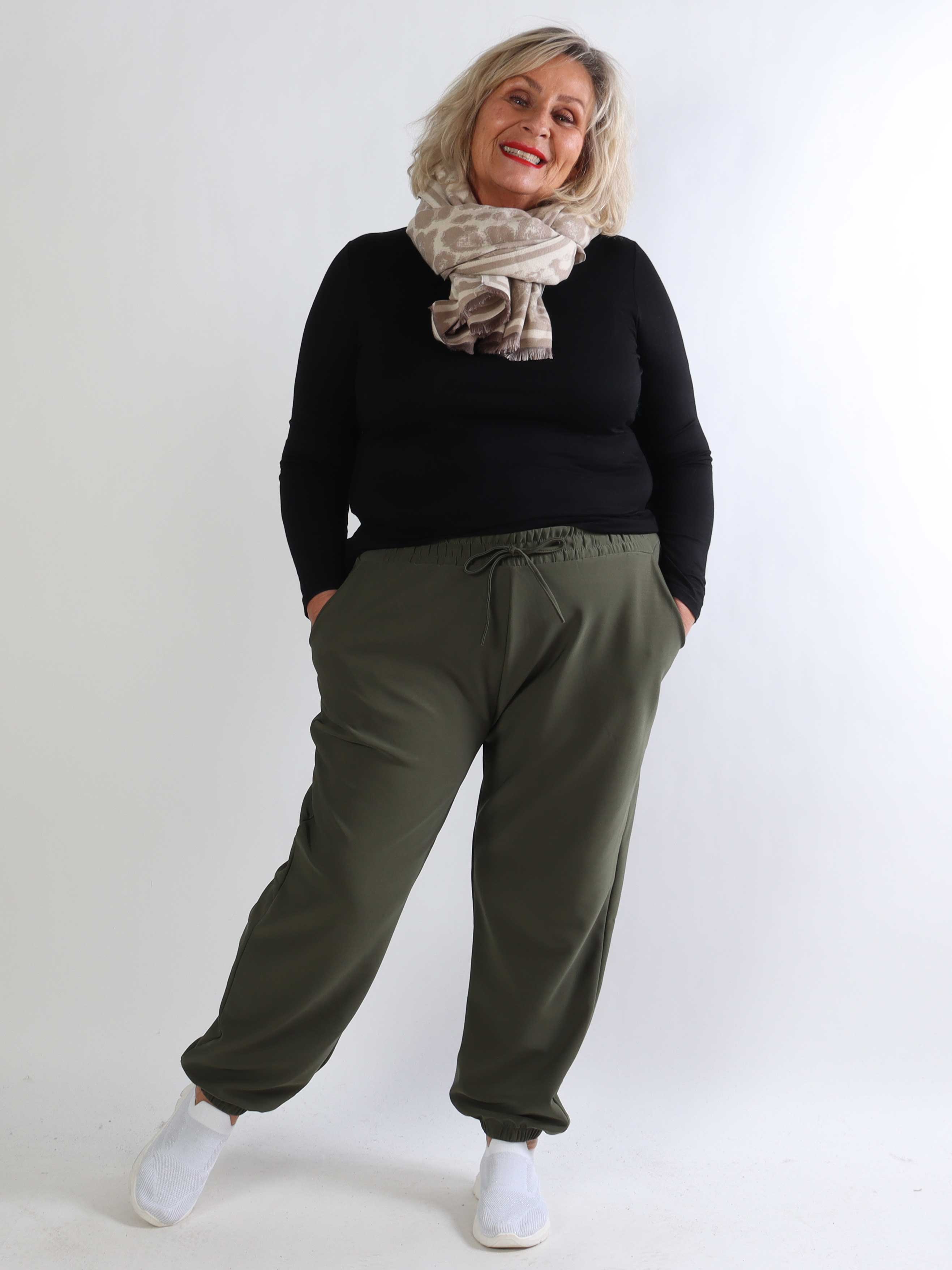 Iliona - Joggingbukser med elastik forenden af buksebenet