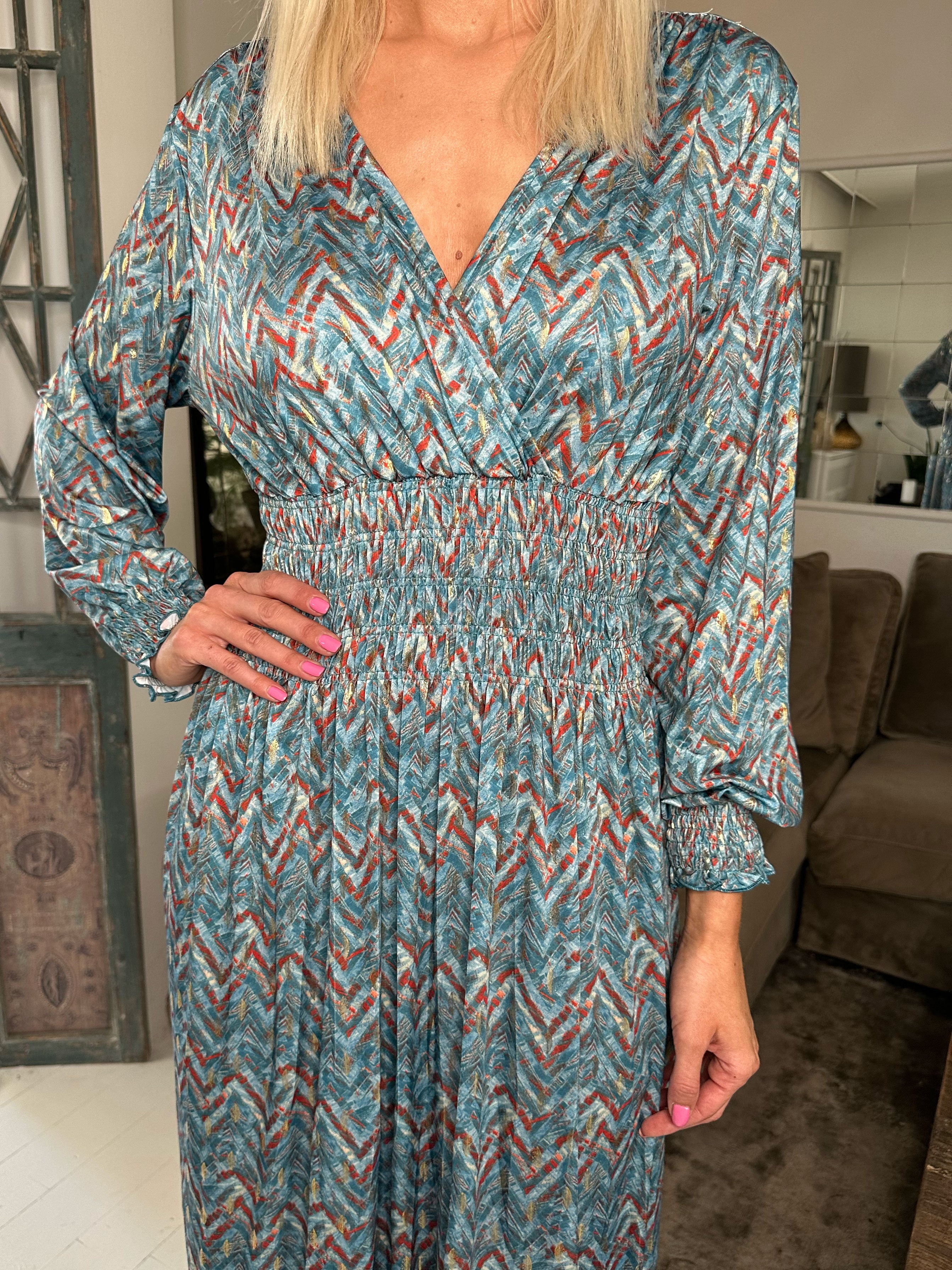 Pams ZigZag L/S - Lång elastisk klänning i skrynkelfritt tyg med långa ärmar