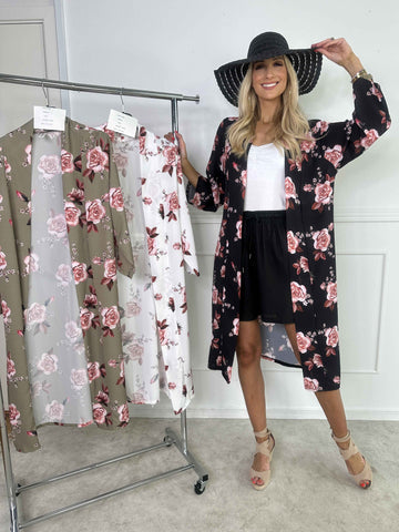 Agate - Söt kimono med rosor