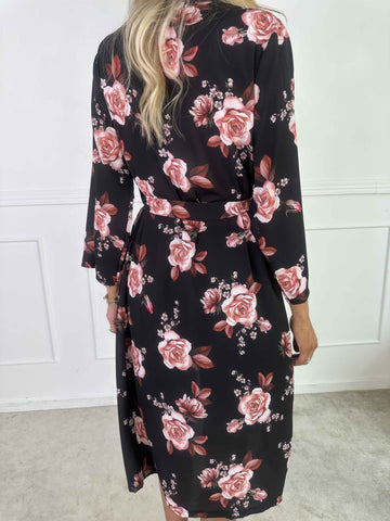 Agate - Söt kimono med rosor