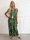 Pams Butterfly Sleeveless - Lang plus size kjole med sommerfugleprint og gulddetaljer