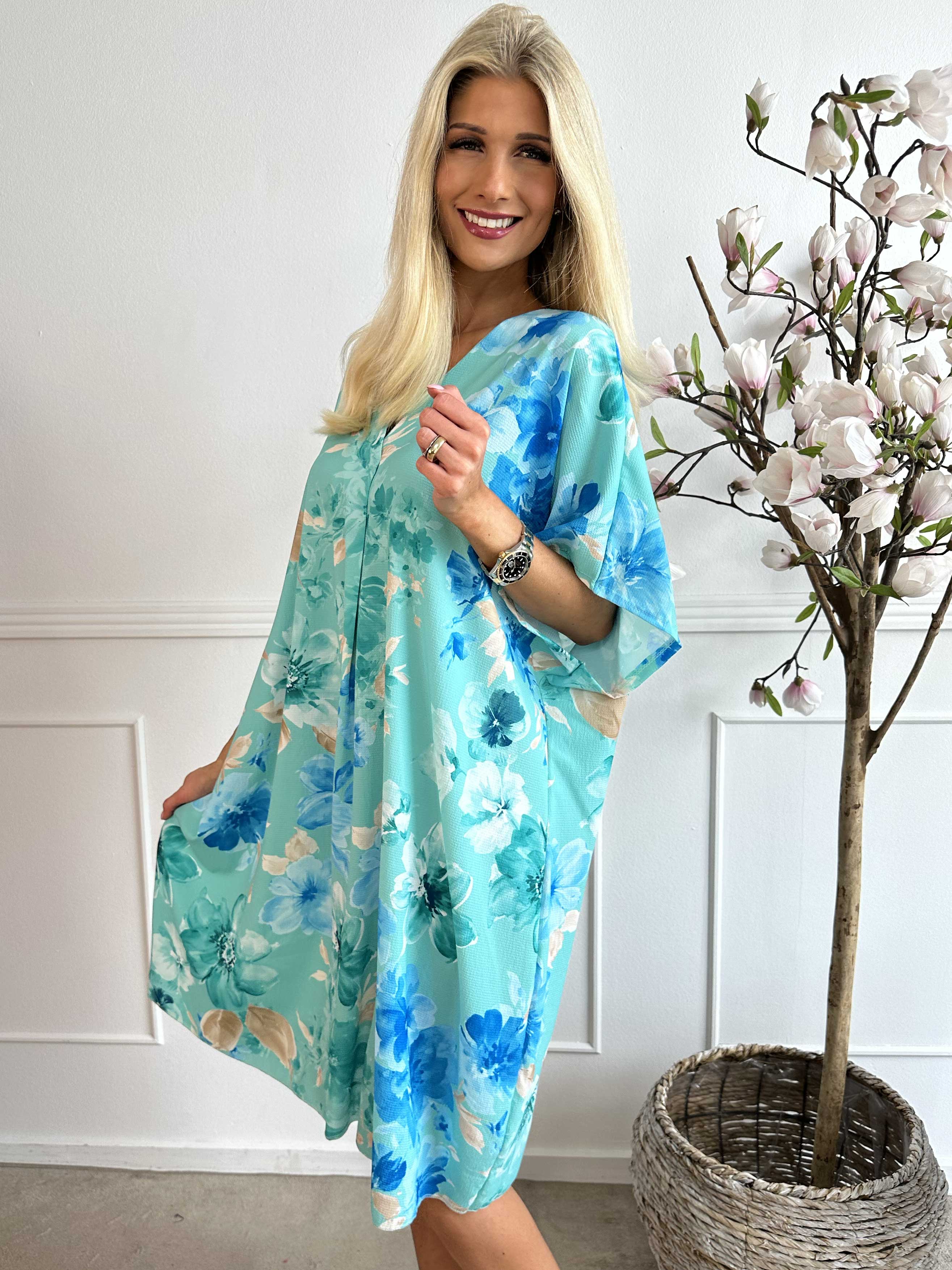 Mallie - Blommönstrad skjortklänning med v-ringning