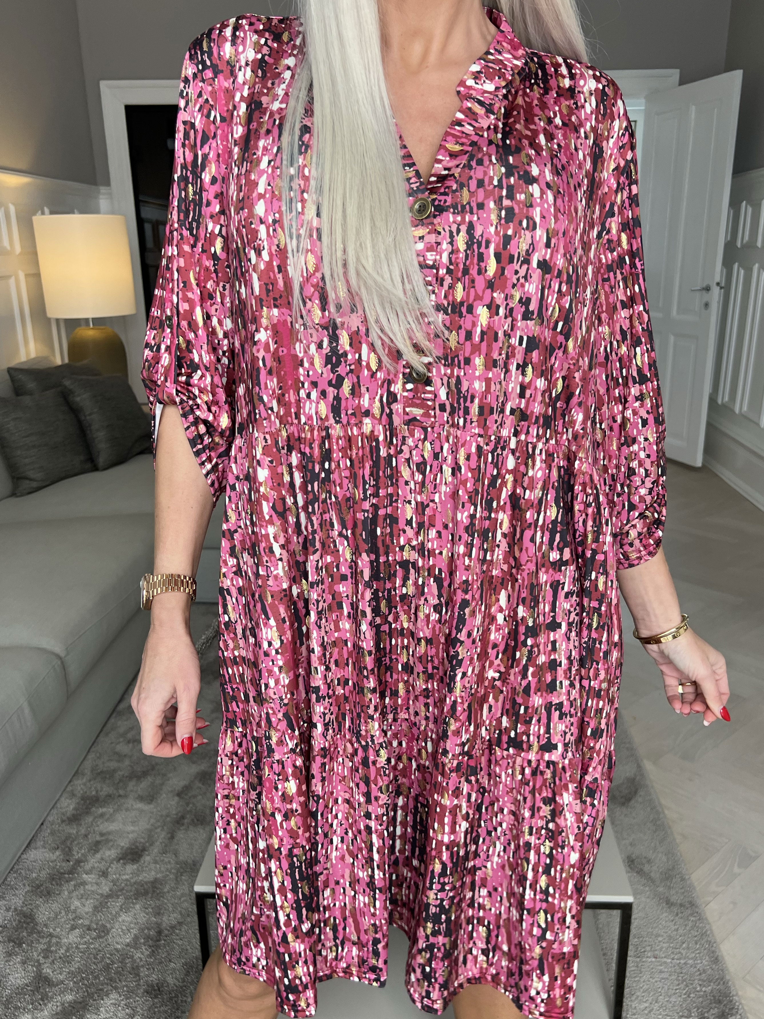 Milano Pattern Midi - Mönstrad klänning med lager på lager look