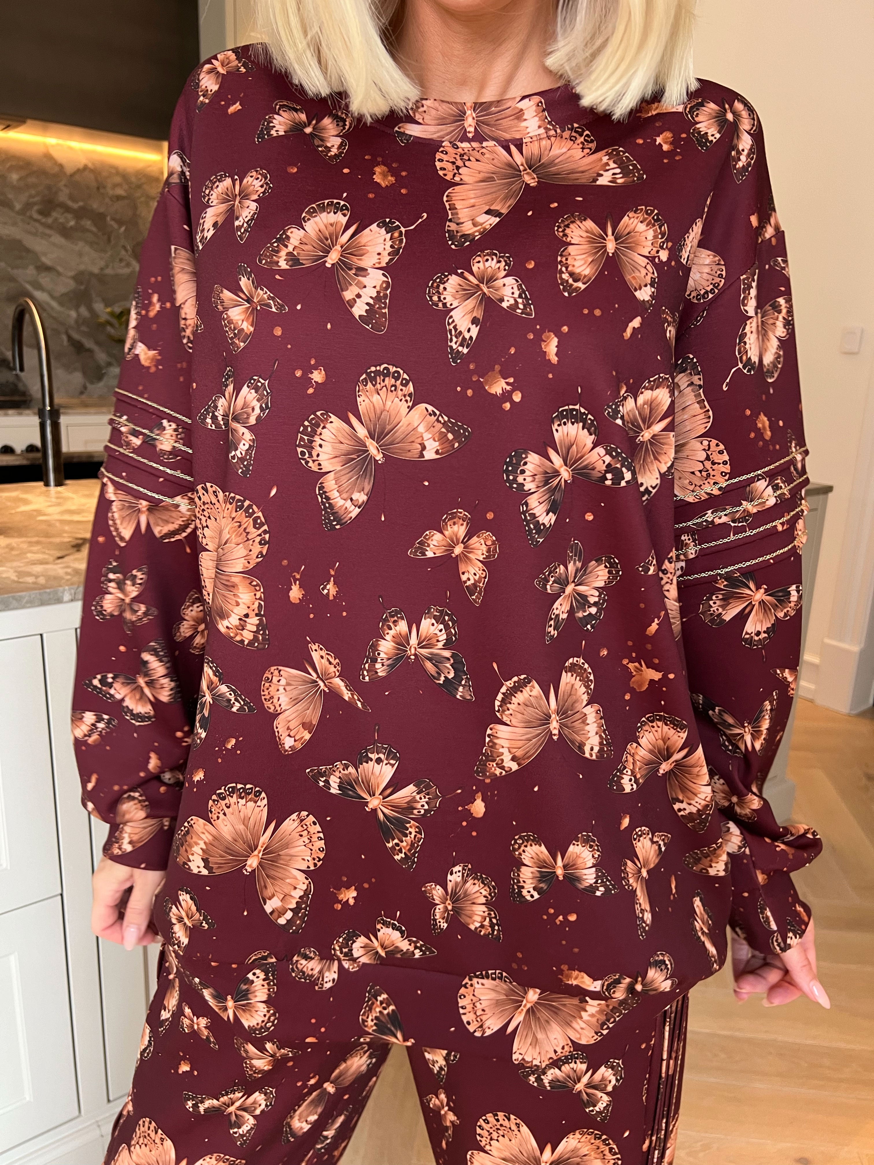 Dream Butterfly - Plus size joggingställ i viskos med fjärilsmönster och gulddetaljer