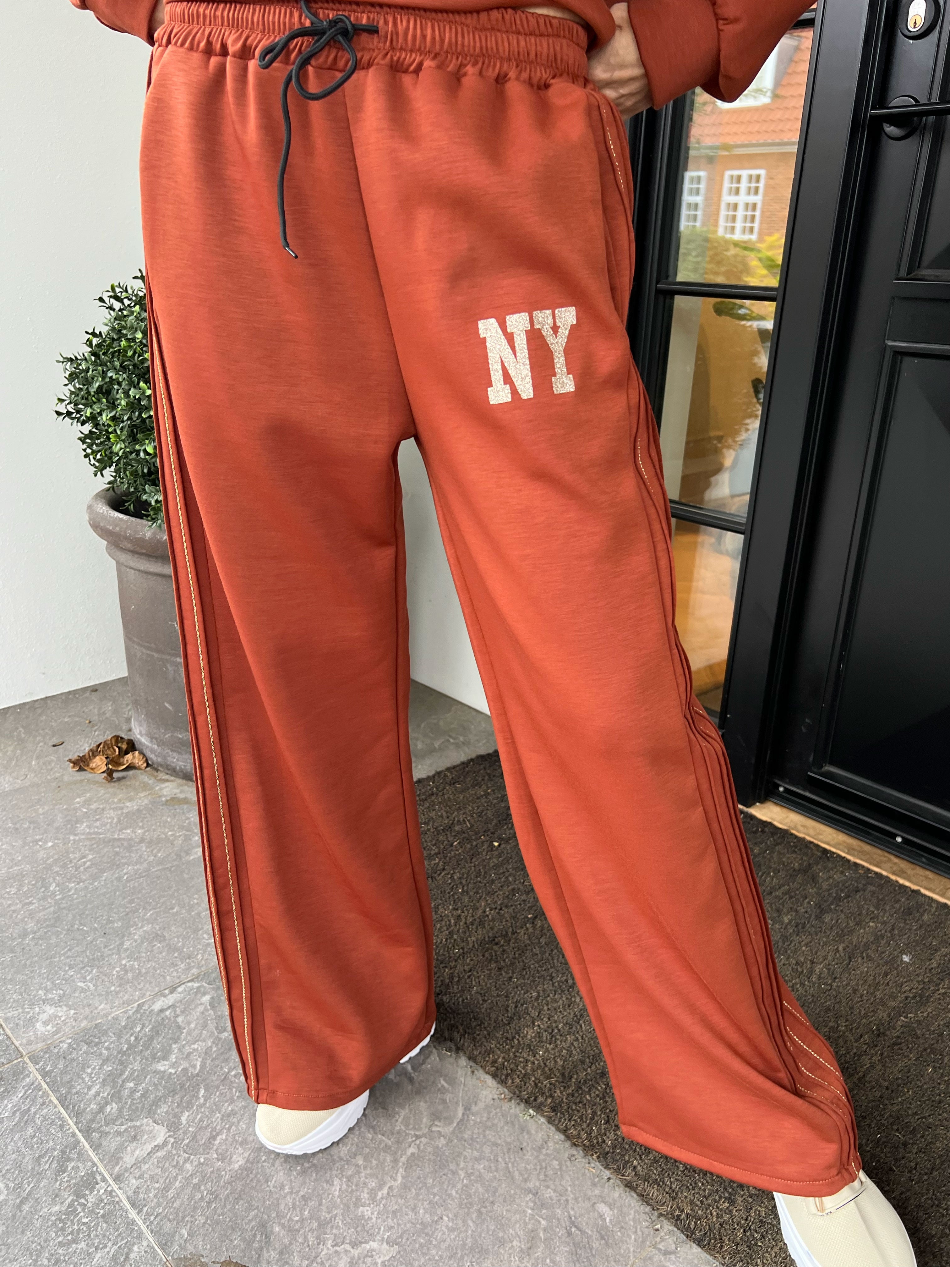 Dream NY – Träningsoverall i viskos med glittrig ”NEW YORK”-text på framsidan