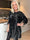 Ilaria - Velourklänning i plus size i viskos med festliga paljetter som ger en glamorös look