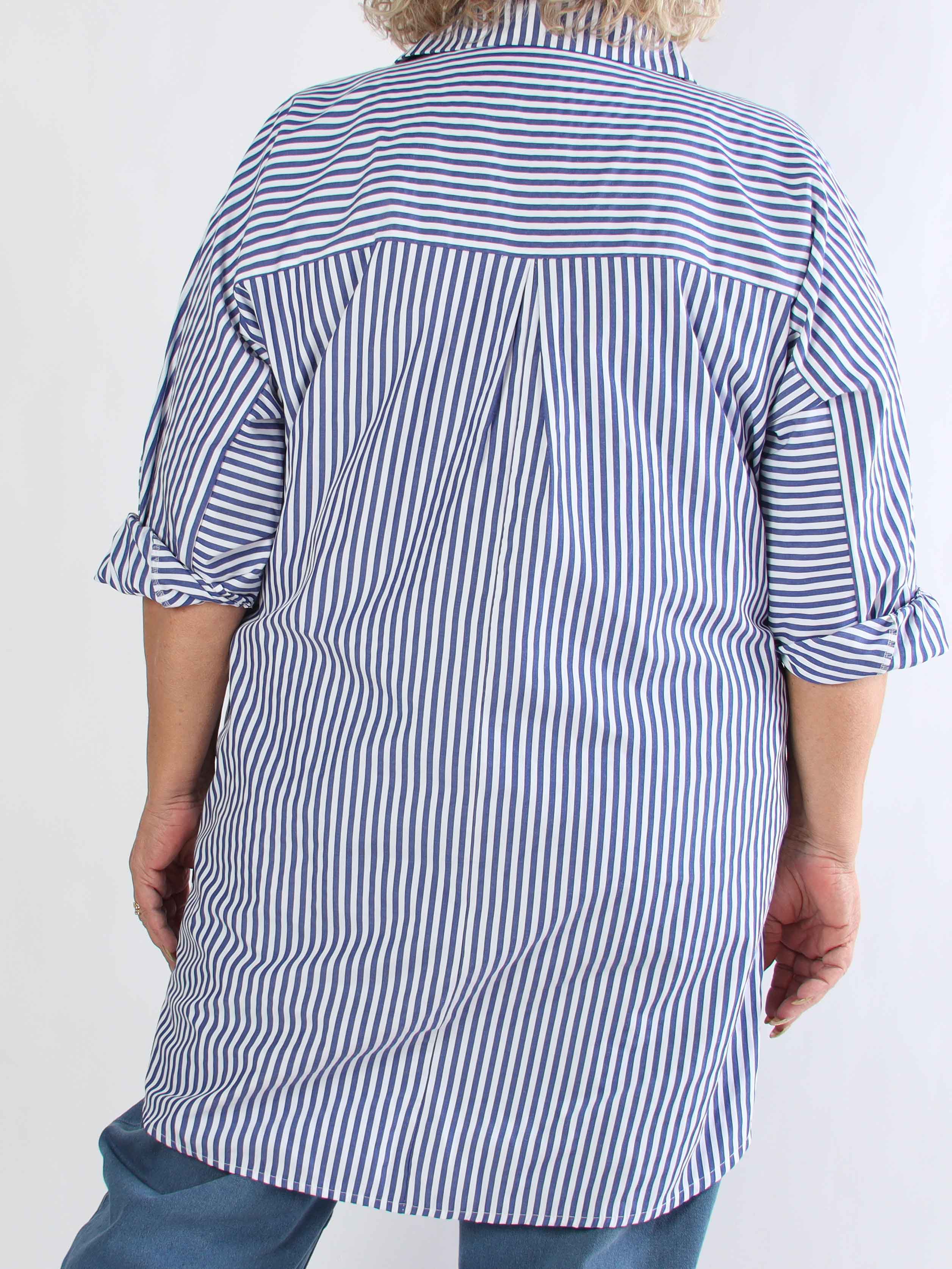 Ingrid - Sød plus size skjortekjole med striber