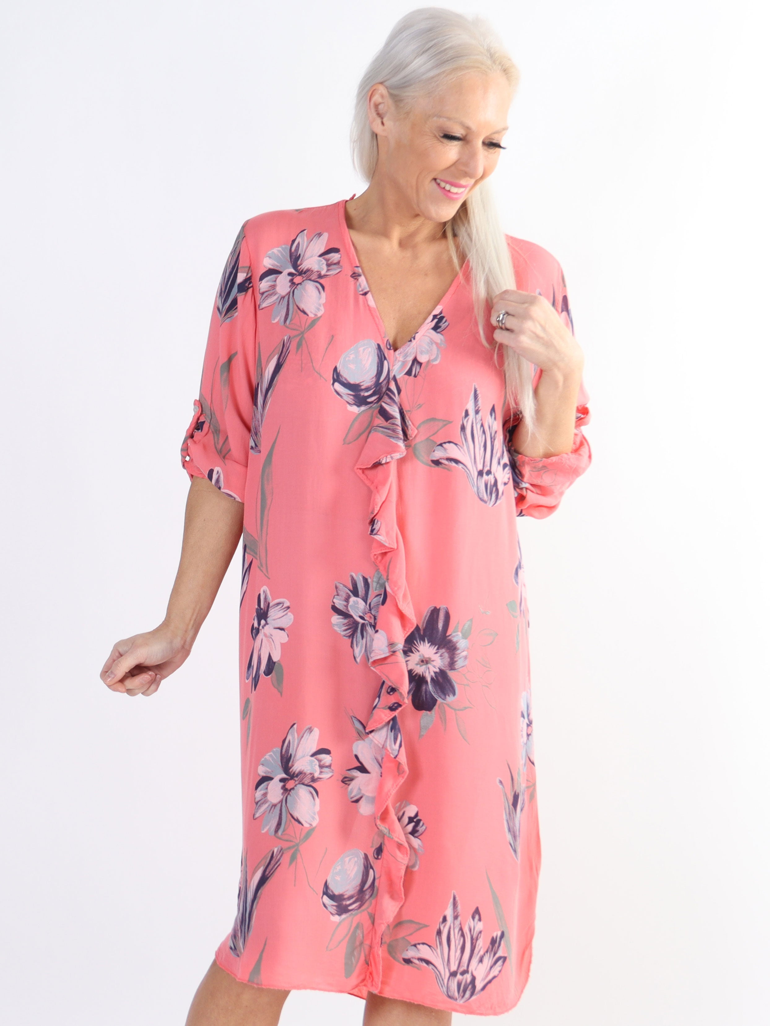 Jaana - Söt tunikaklänning i stora storlekar med volanger fram