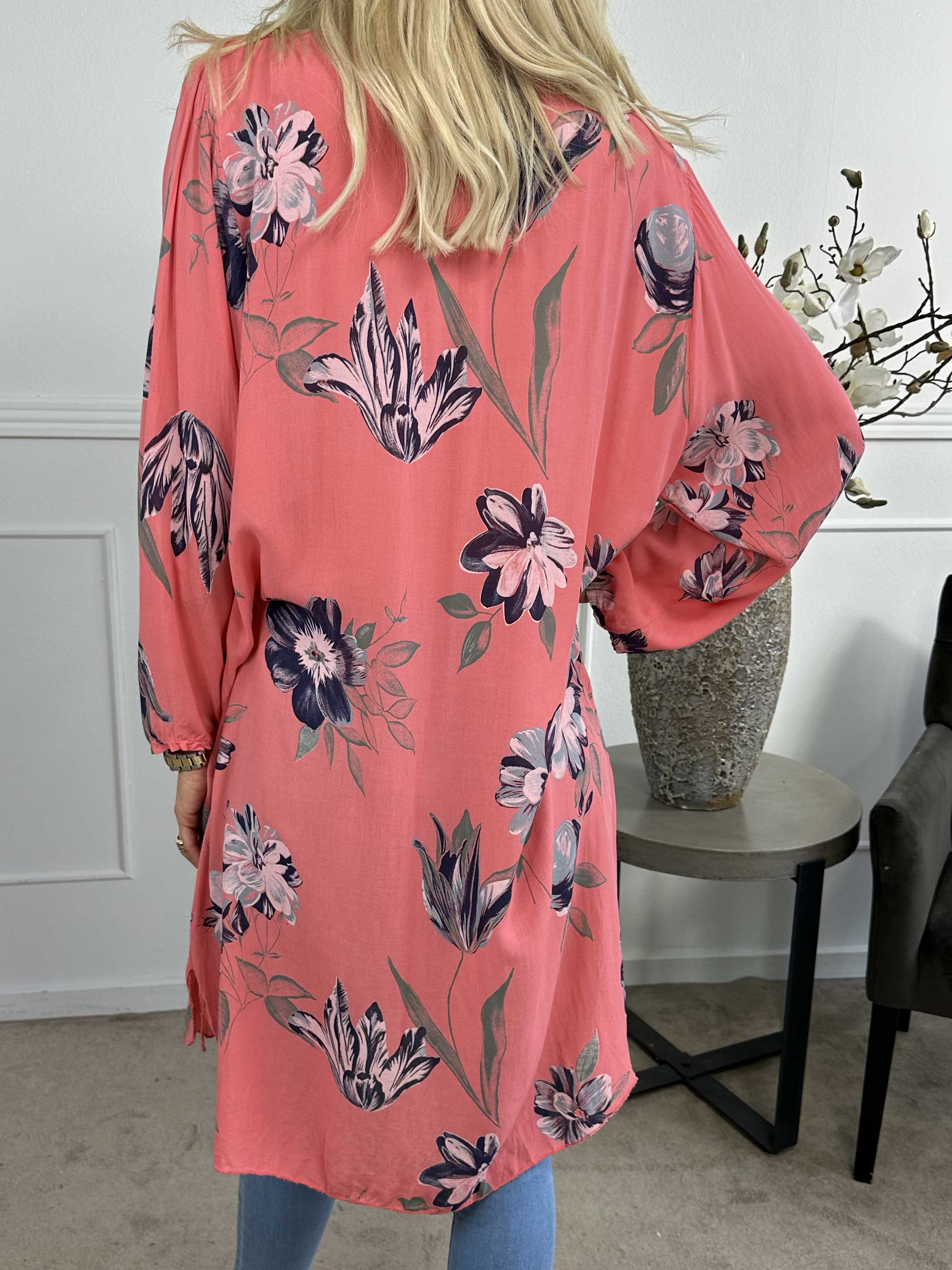 Jaana - Söt tunikaklänning med volanger framtill