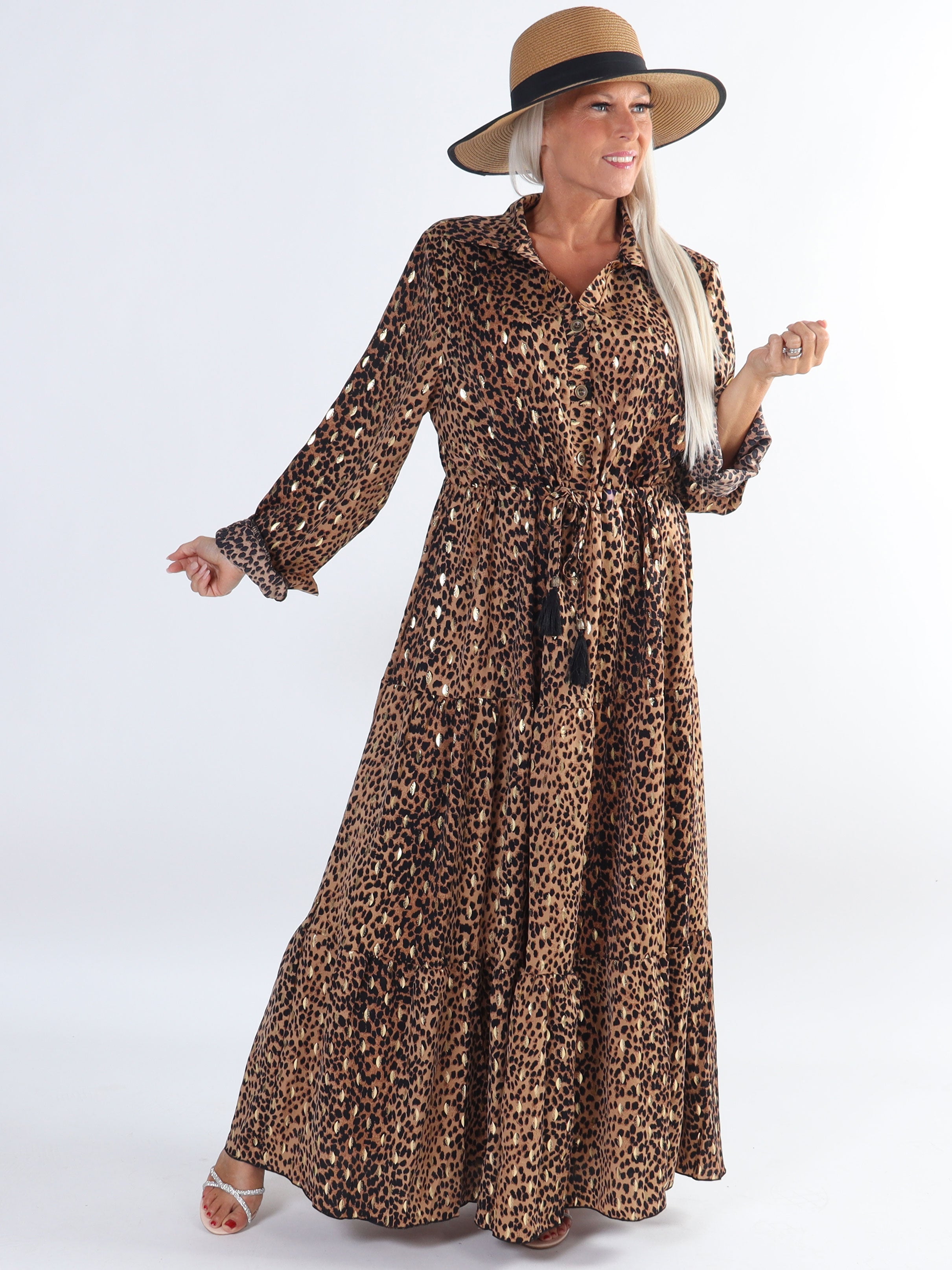 Jamilah - Plus size klänning i lager på lager look med gulddetaljer