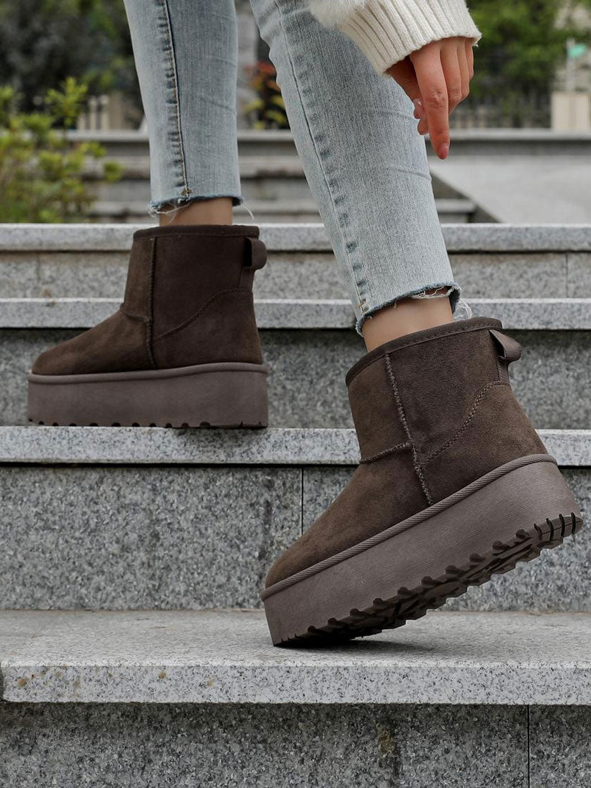 Jovana - Stövlar i mockaimitation med platåsula