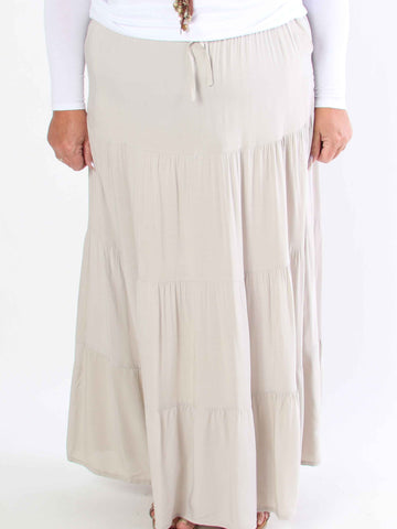 Kayla - Plus size kjol i viskos med lager-på-lager-look