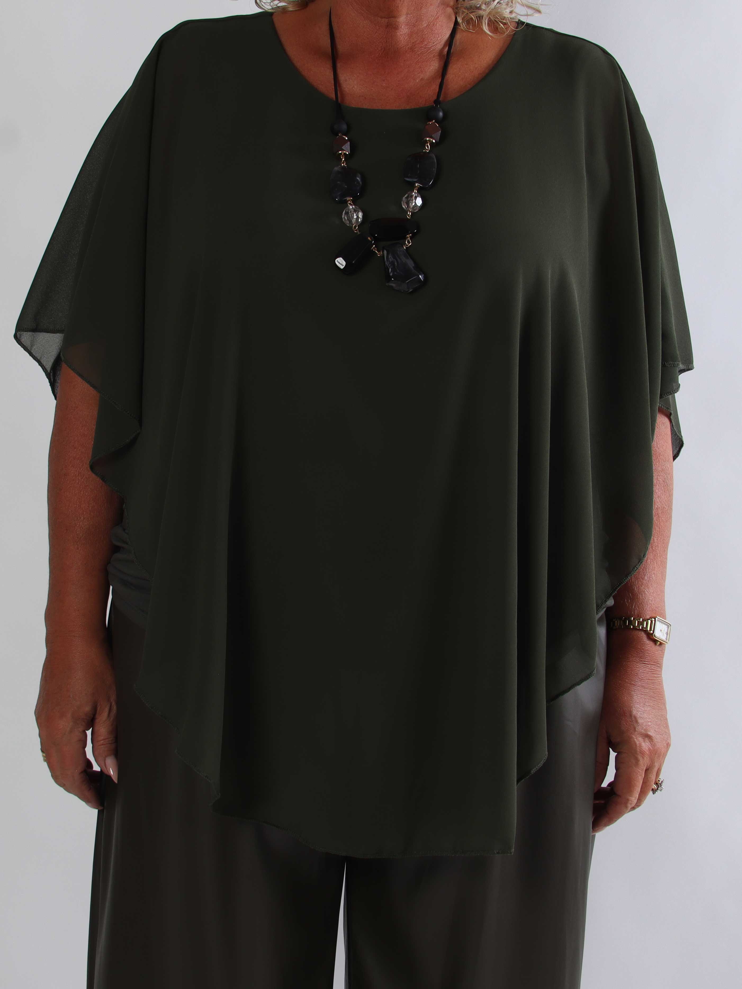 Kenya Shirt - Elegant plus size bluse med let chiffonlag og rund udskæring
