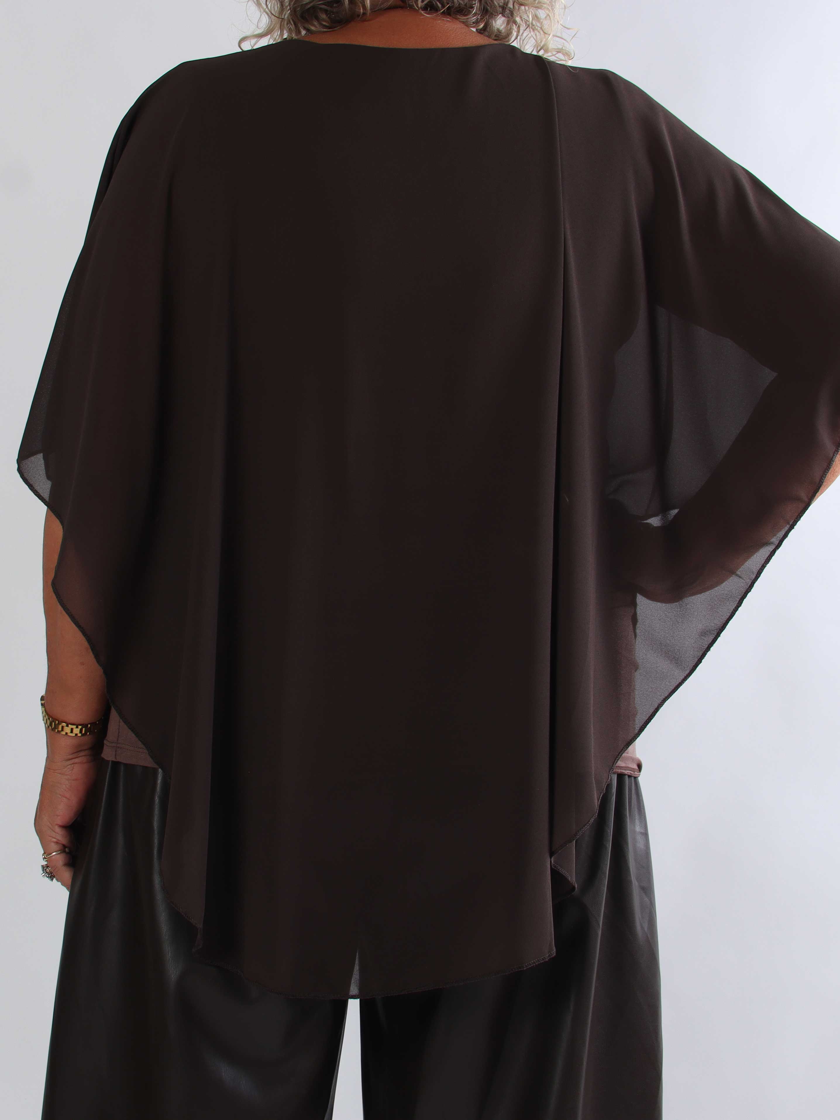 Kenya Shirt - Elegant plus size bluse med let chiffonlag og rund udskæring