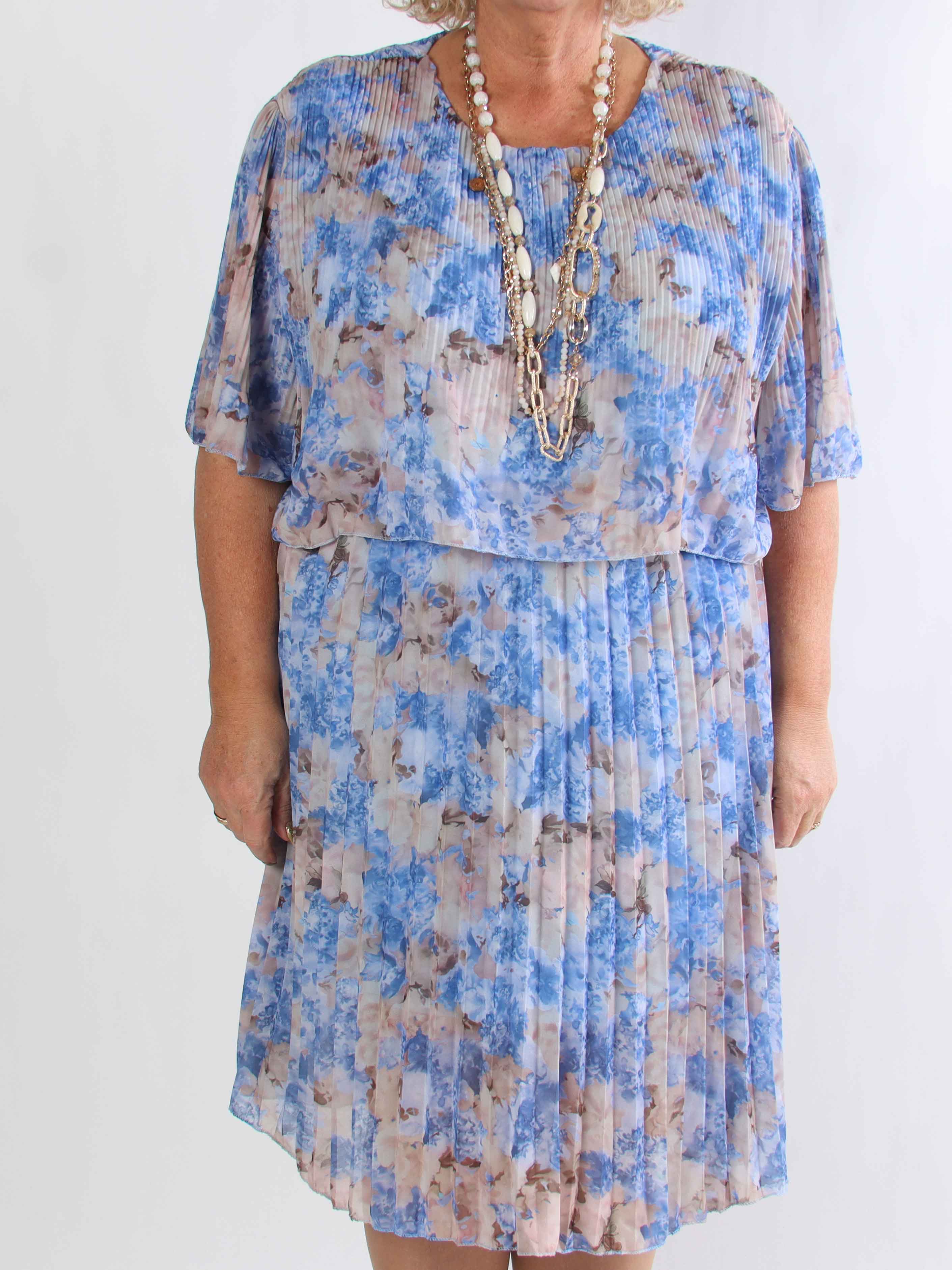 Kristina Flower - Sød blomstret plus size kjole med flæselag