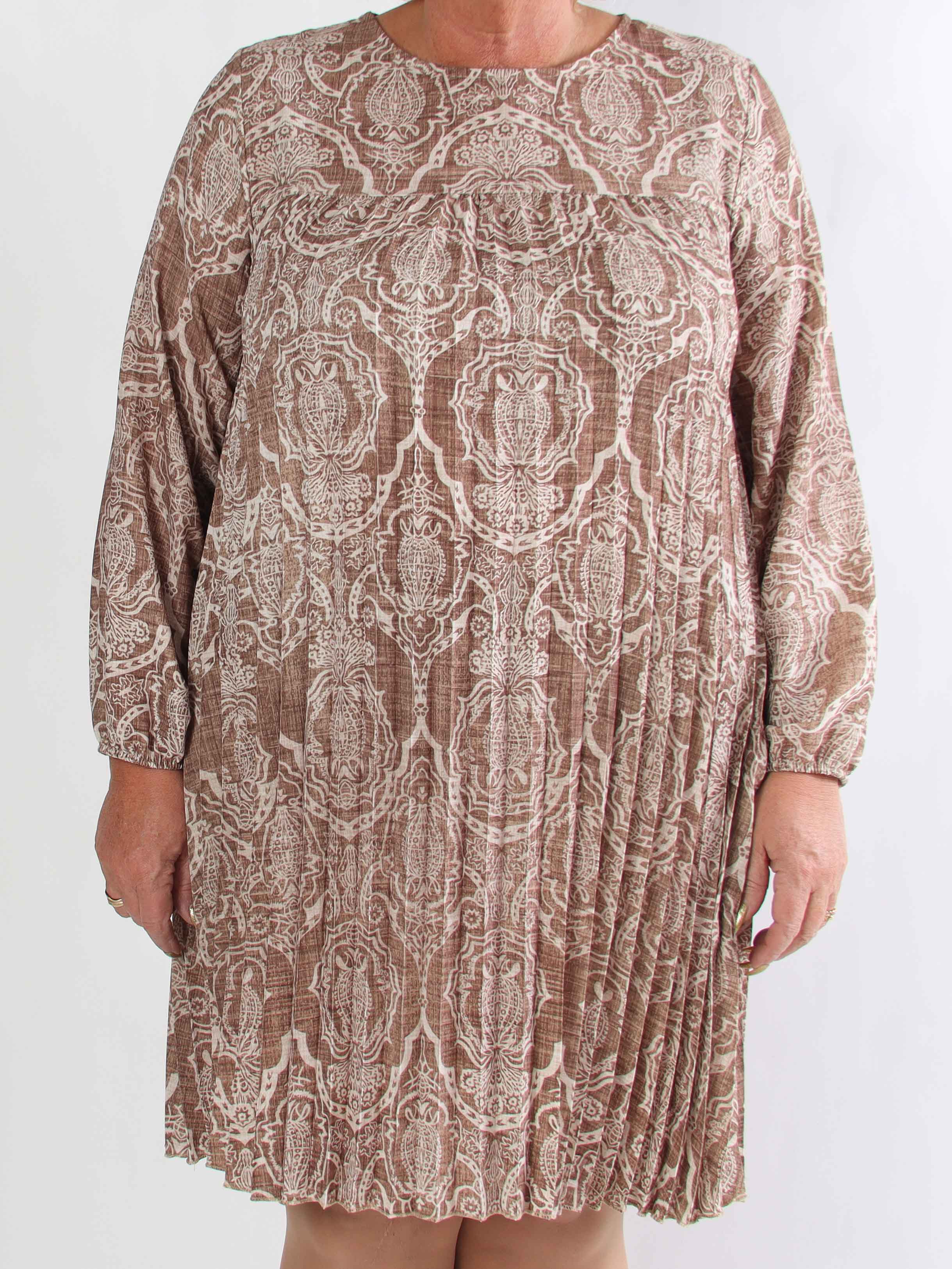 Nancy Royal Short L/S - Plus size kjole med plisseringer og lommer