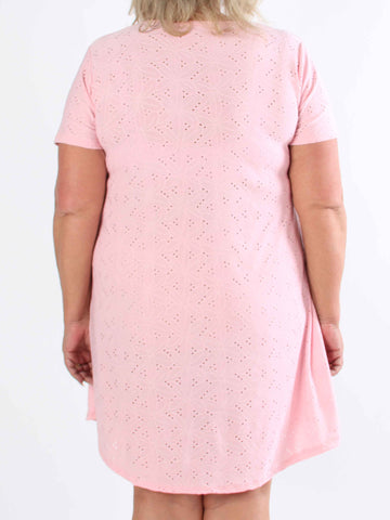 Liba - Mjuk stretchig plus size-klänning i broderie anglaise med dragkedja