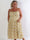 Maira Oasis - Plus size stropkjole med guld dutter og smock henover brystet