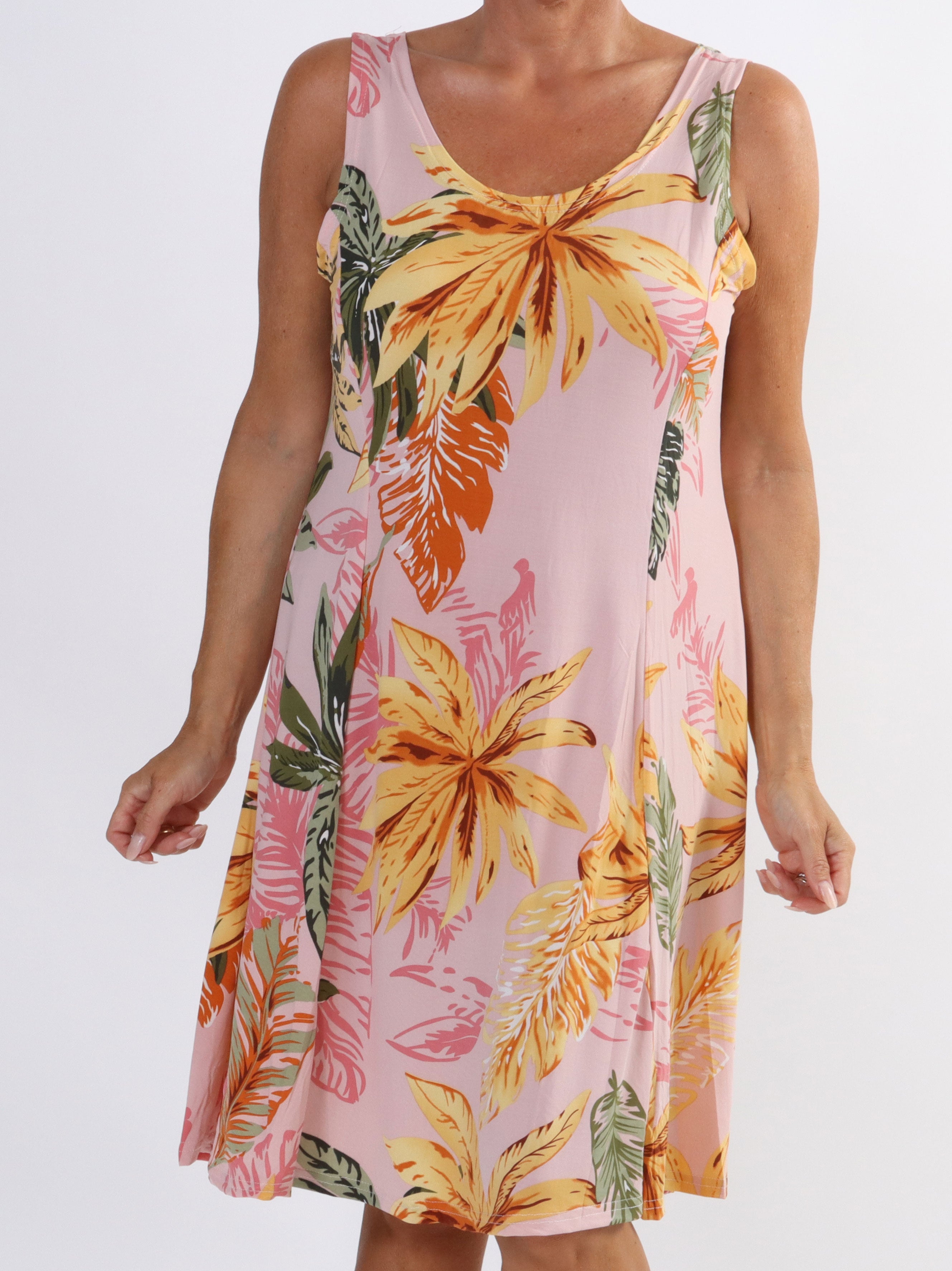 Maj Tropical - Söt elastisk plus size sommarklänning med mönster