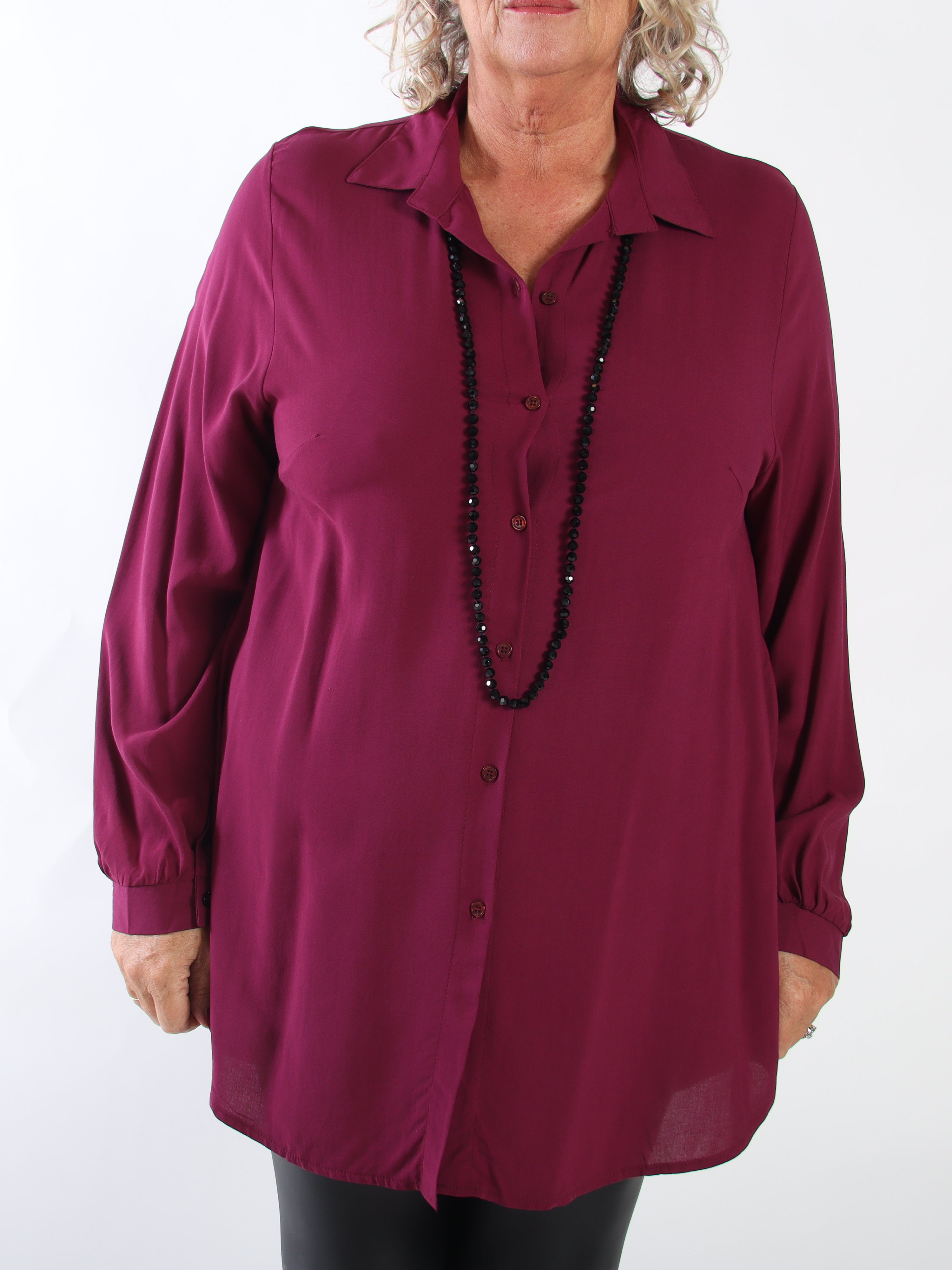 Manja - Enkel och stilren skjorta i mjuk viskos med en elegant och tidlös look