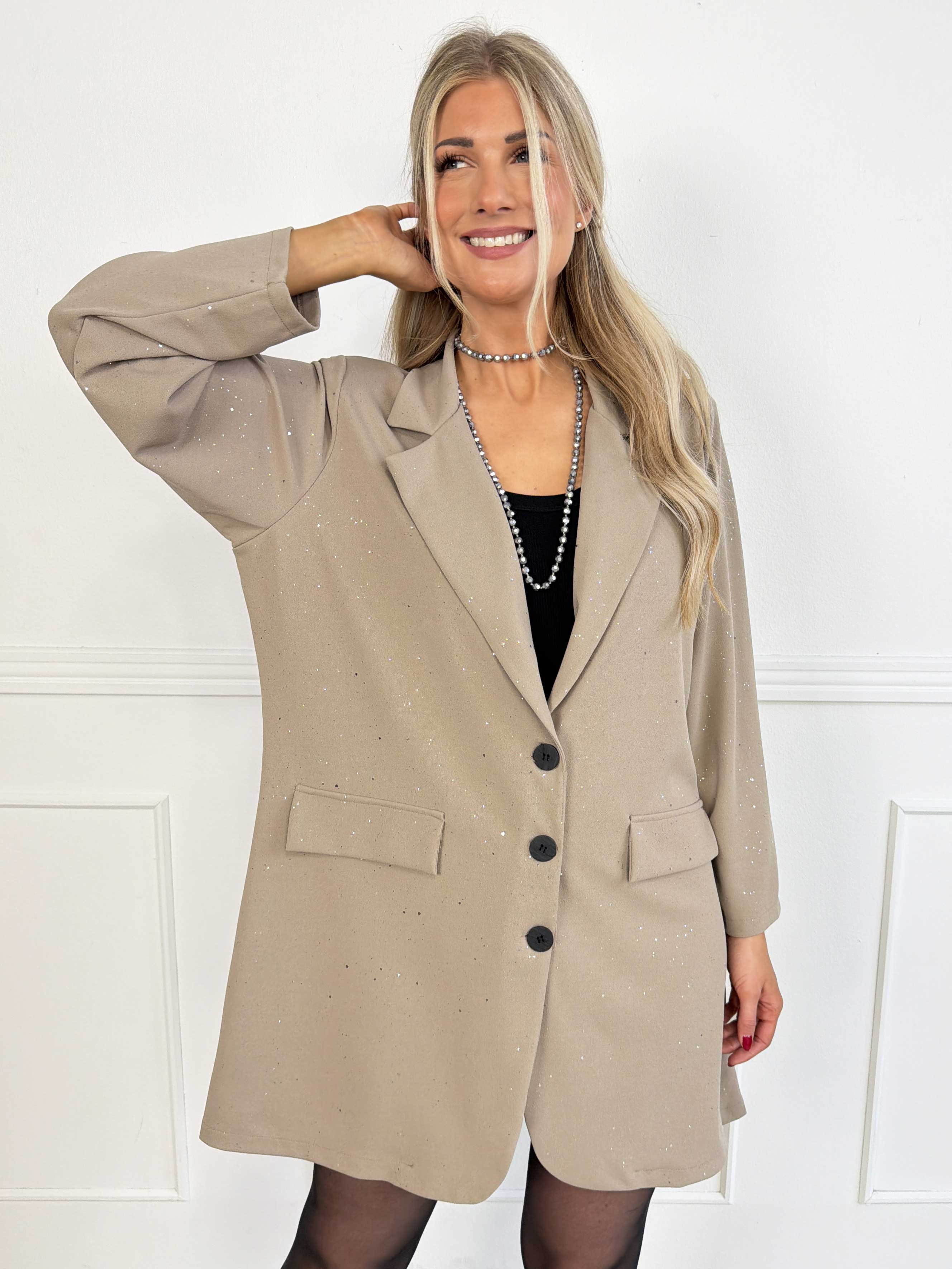 Medea Long - Elegant kavaj med fint glitterdamm som ger en exklusiv och festlig look