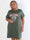 Meriam - Plus size t-shirtklänning med ett coolt, amerikanskinspirerat tryck