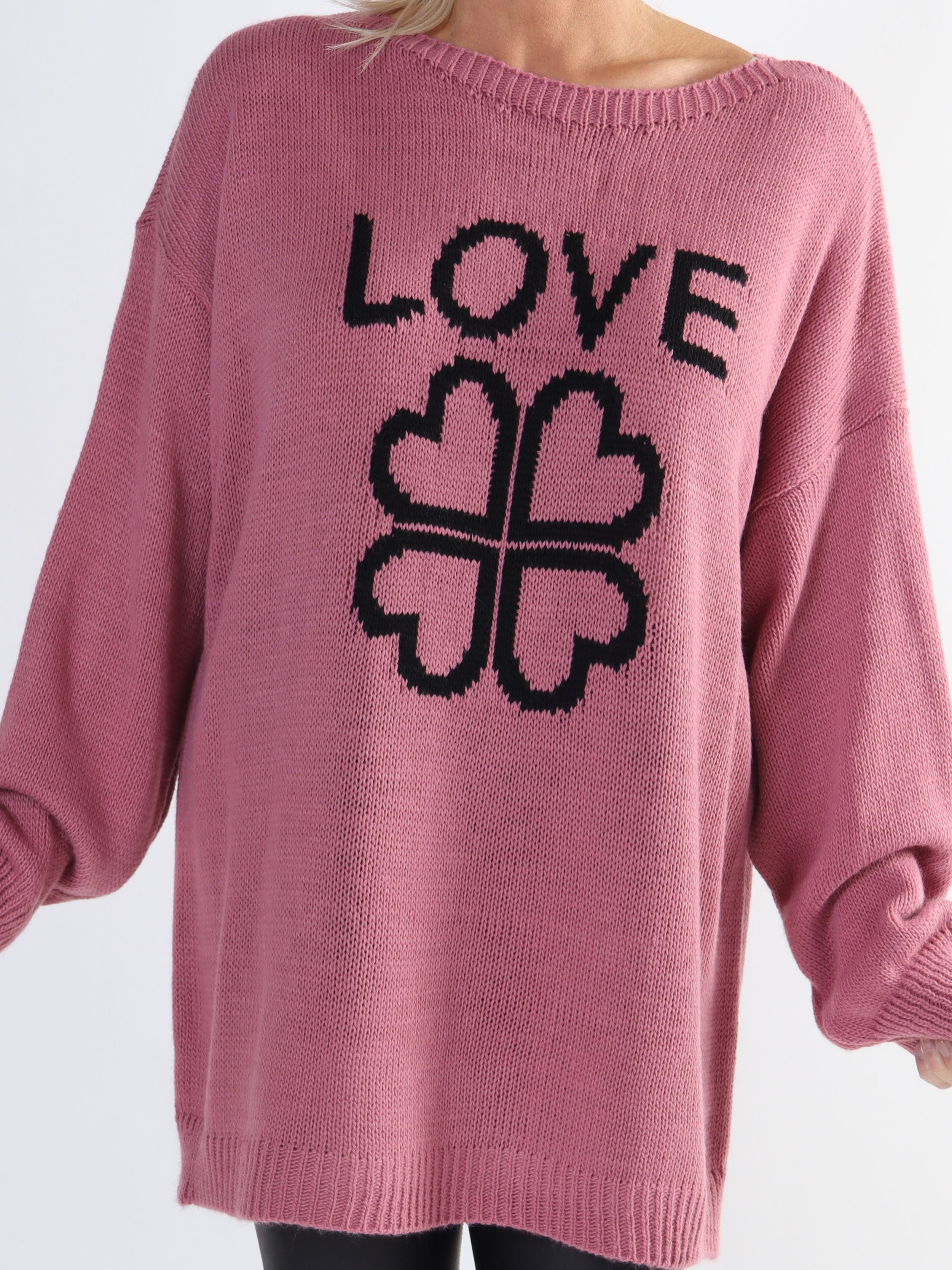 Mia - Stickad blus med fyrklöver i plus size-modell