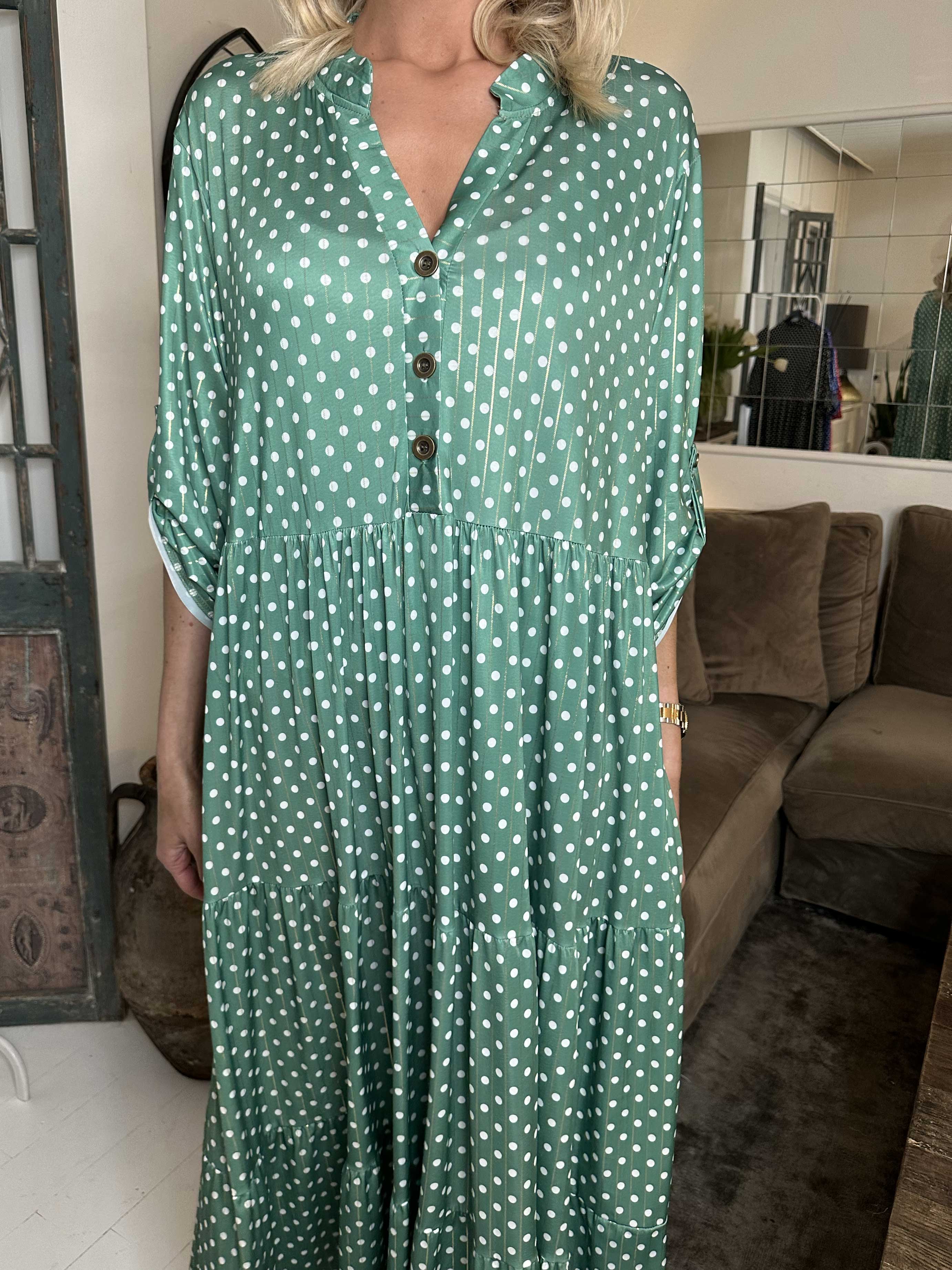 Milano Dot - Långklänning med prickar och lager-på-lager-look