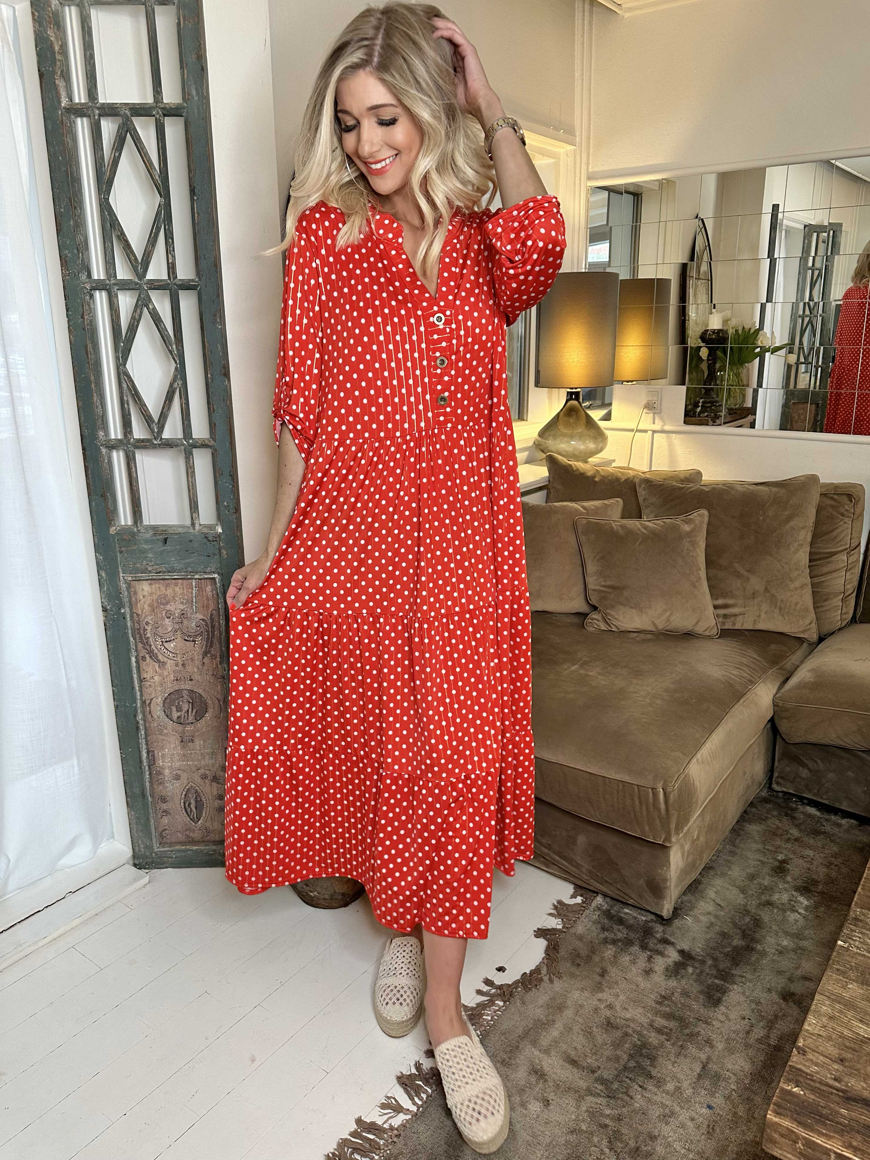 Milano Dot - Långklänning med prickar och lager-på-lager-look