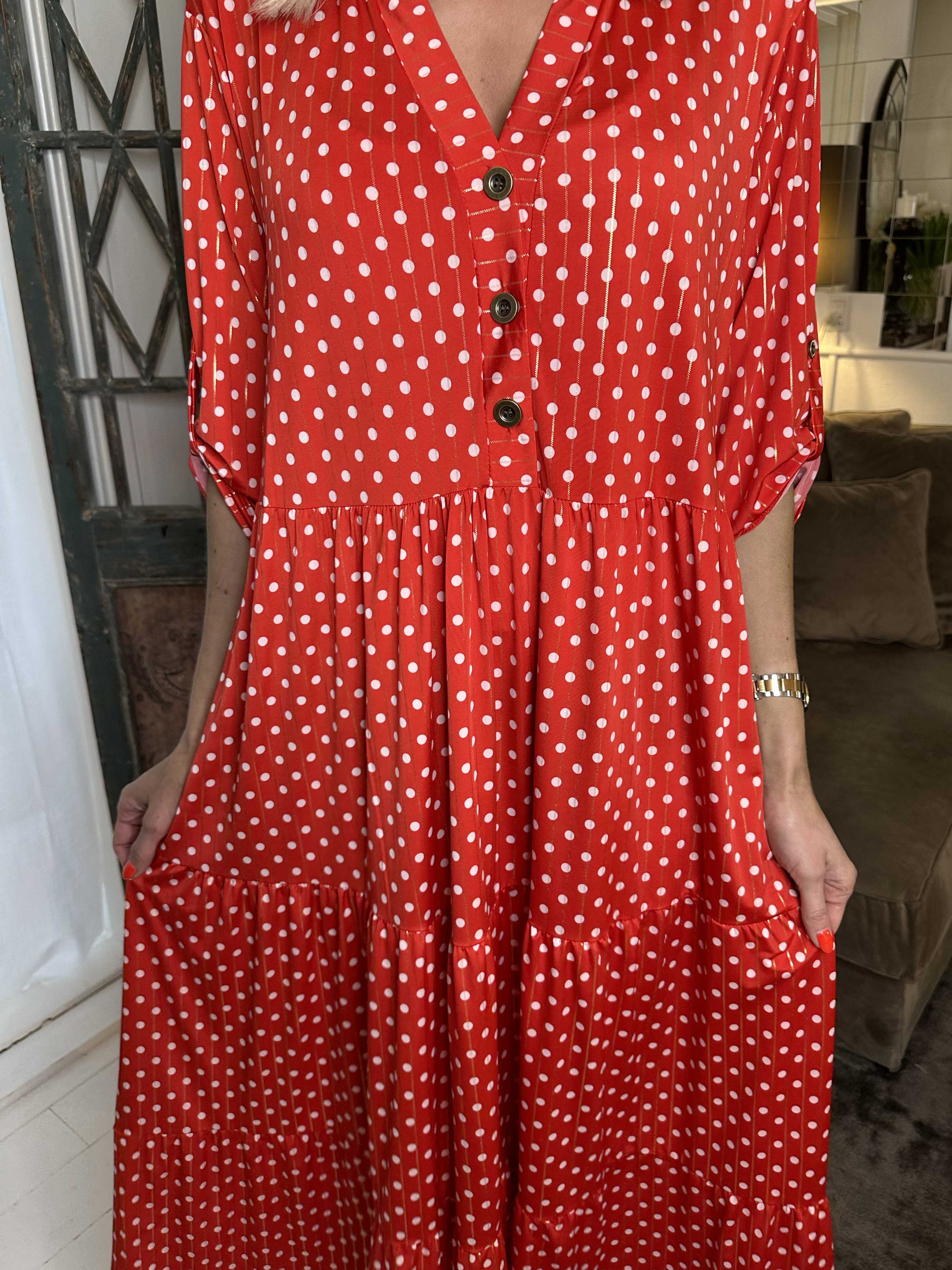 Milano Dot - Långklänning med prickar och lager-på-lager-look