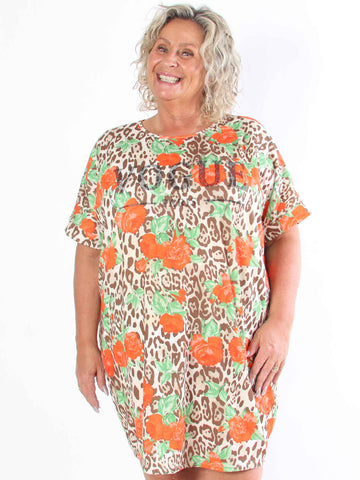 Mintu Leo Dress - Plus size t-shirtklänning i bomull med leopardtryck