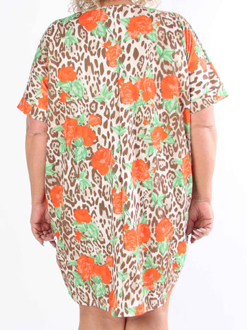 Mintu Leo Dress - Plus size t-shirtklänning i bomull med leopardtryck