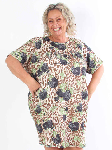 Mintu Leo Dress - Plus size t-shirtklänning i bomull med leopardtryck