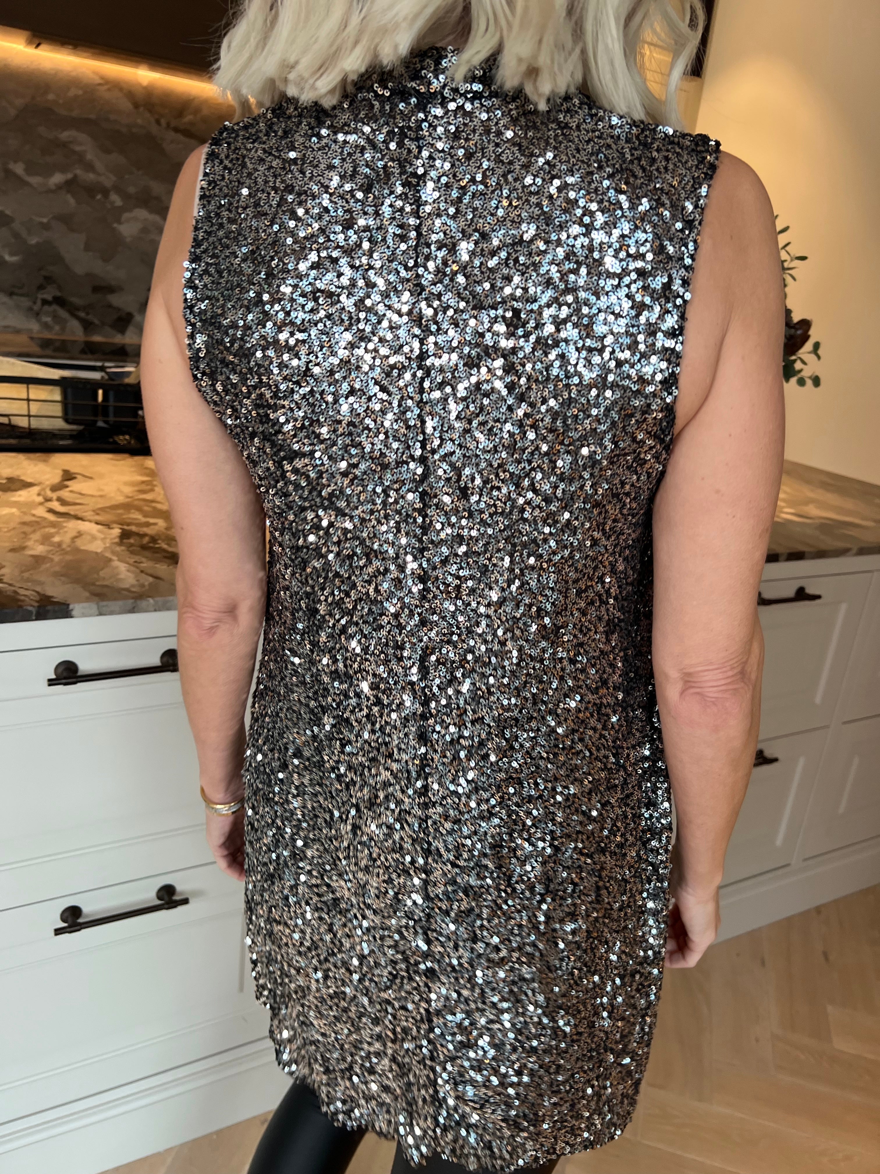 Natalie - Stretchig topp med fina paljetter som ger en festlig och glamorös look