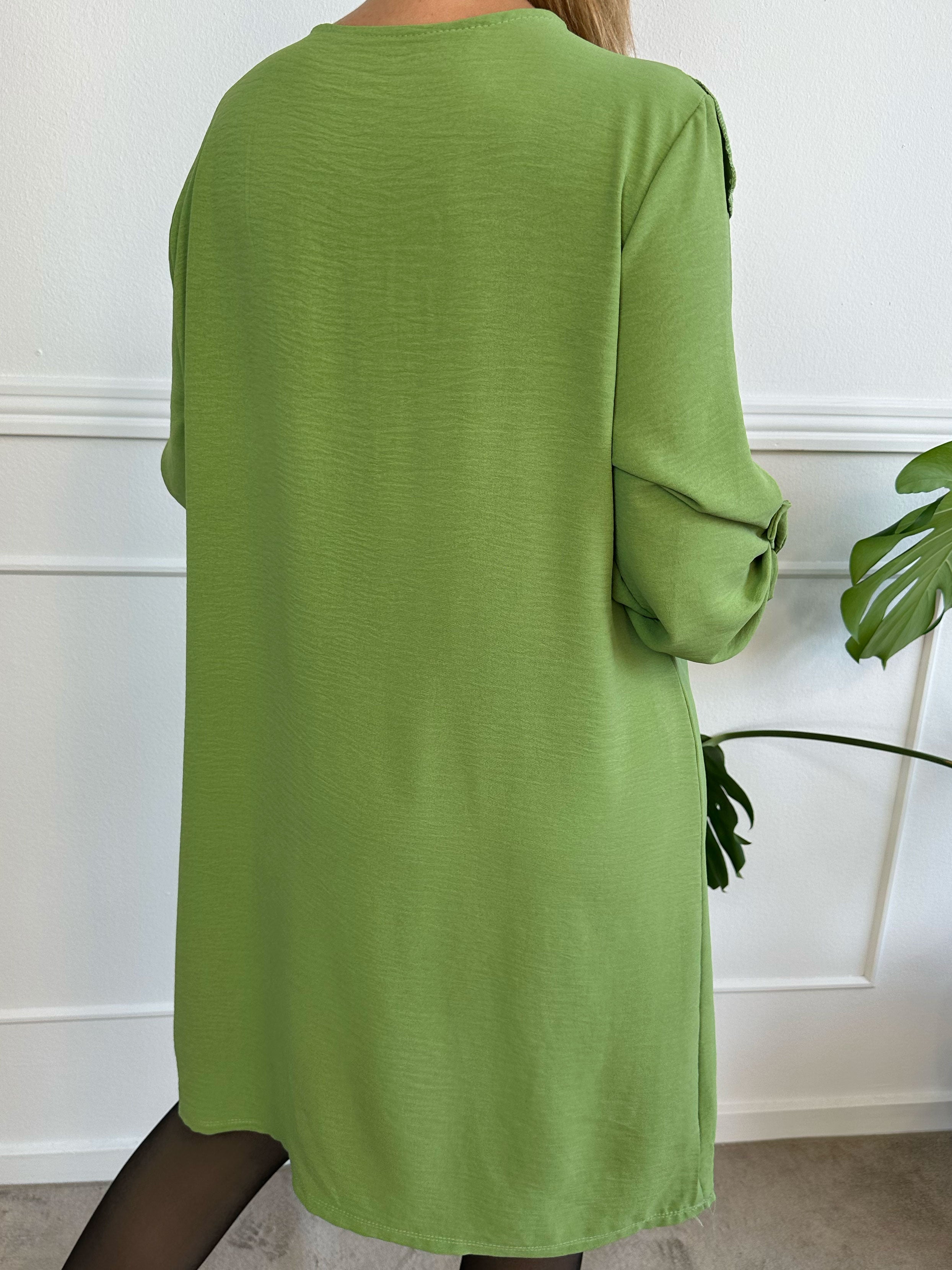 Nicola Dress - Söt klänning med volanger och knappar