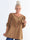 Nicola - Söt plus size blus med volanger och knappar