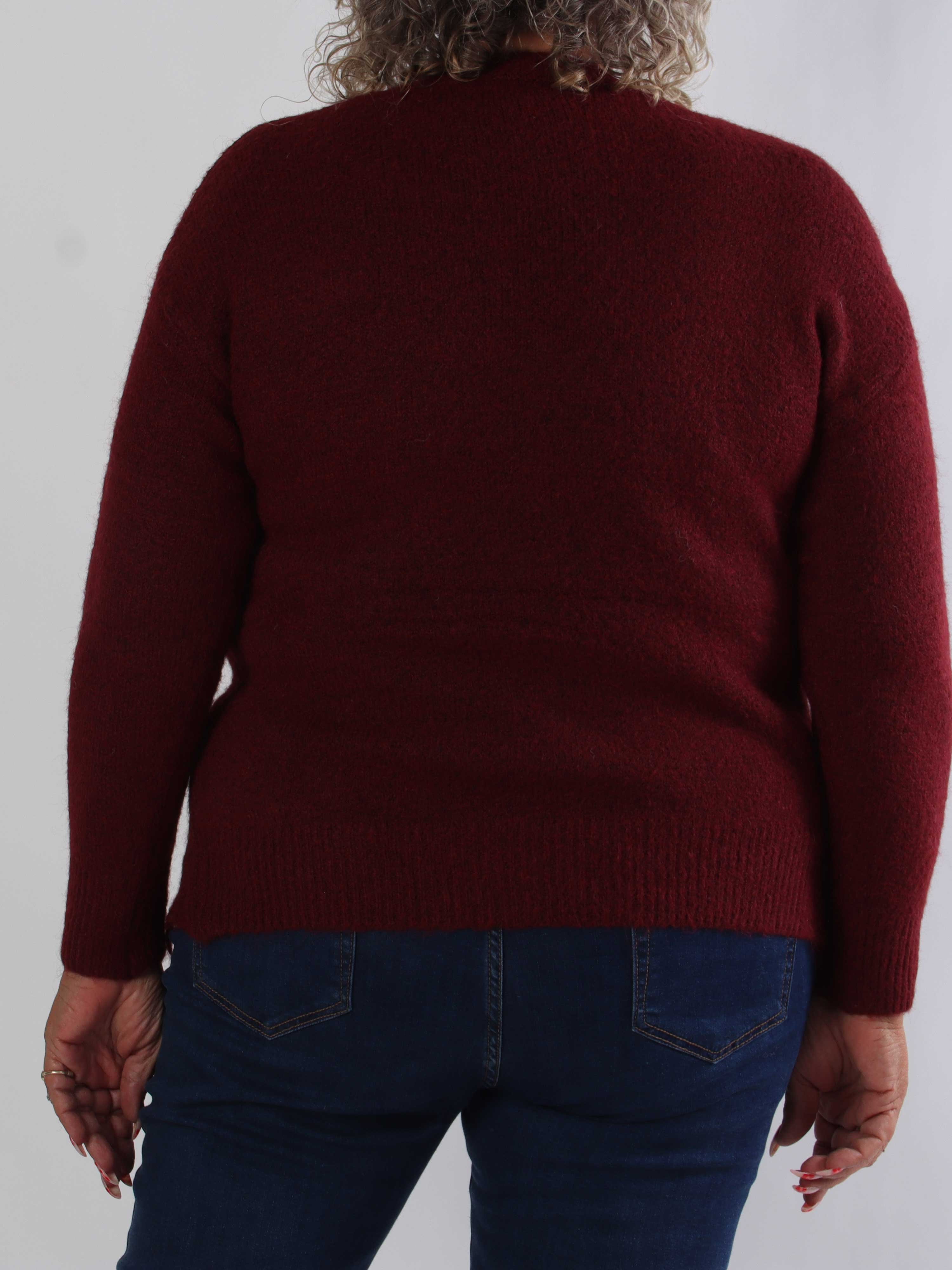 Ondine - Elegant plus size strikbluse med fine hvide perler og lille slids