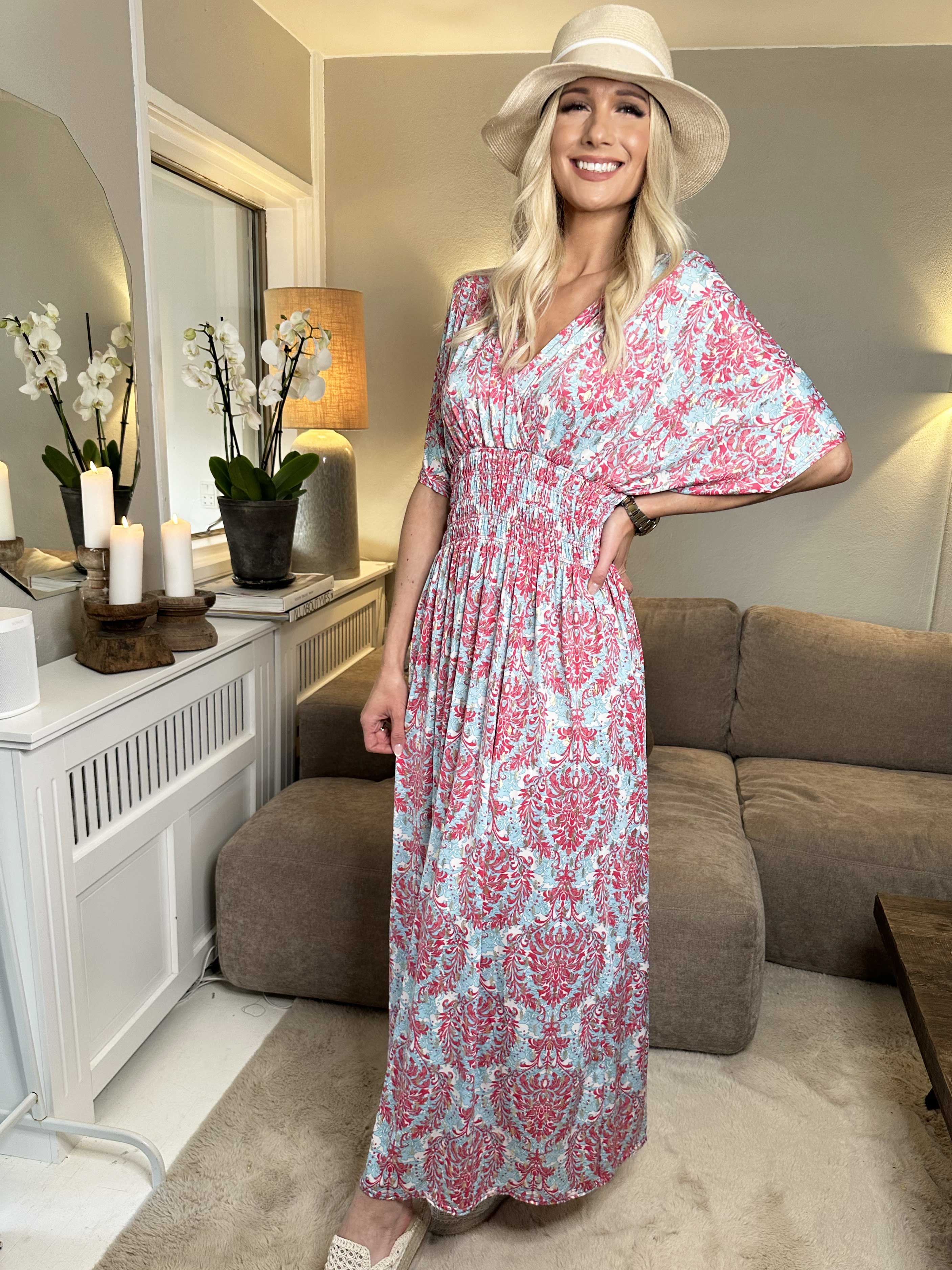 Pams Royal - Lång klänning med resår i skrynkelfritt tyg